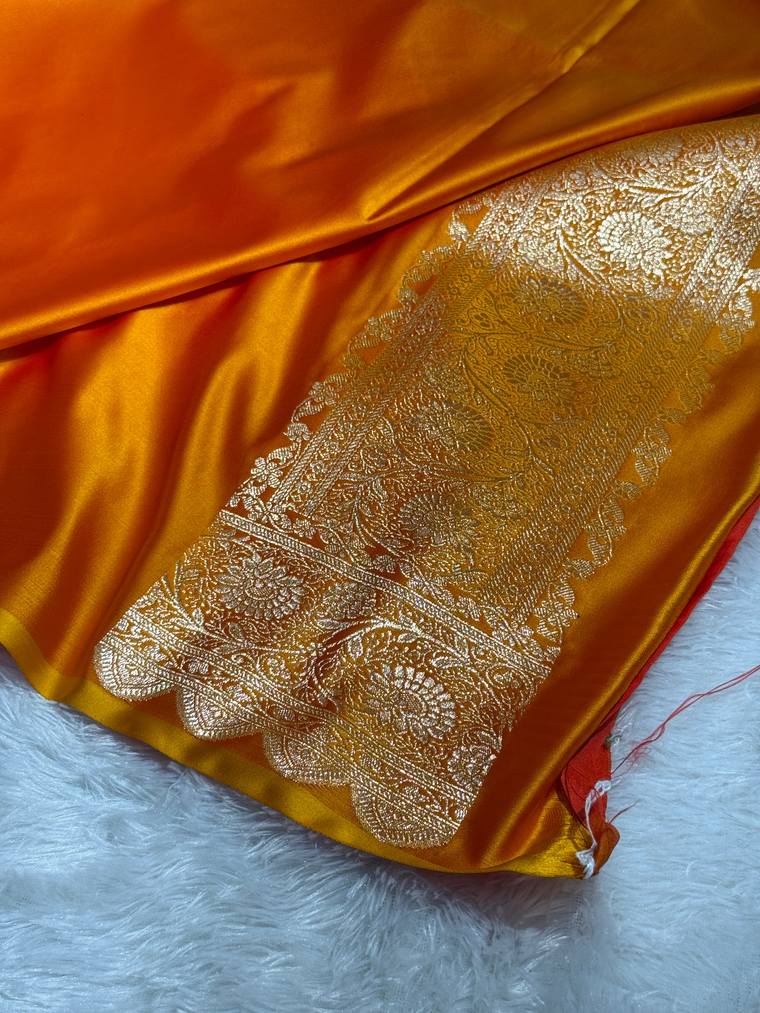 Mashru Silk Banarasi Boota Saree Zari Border Pallu