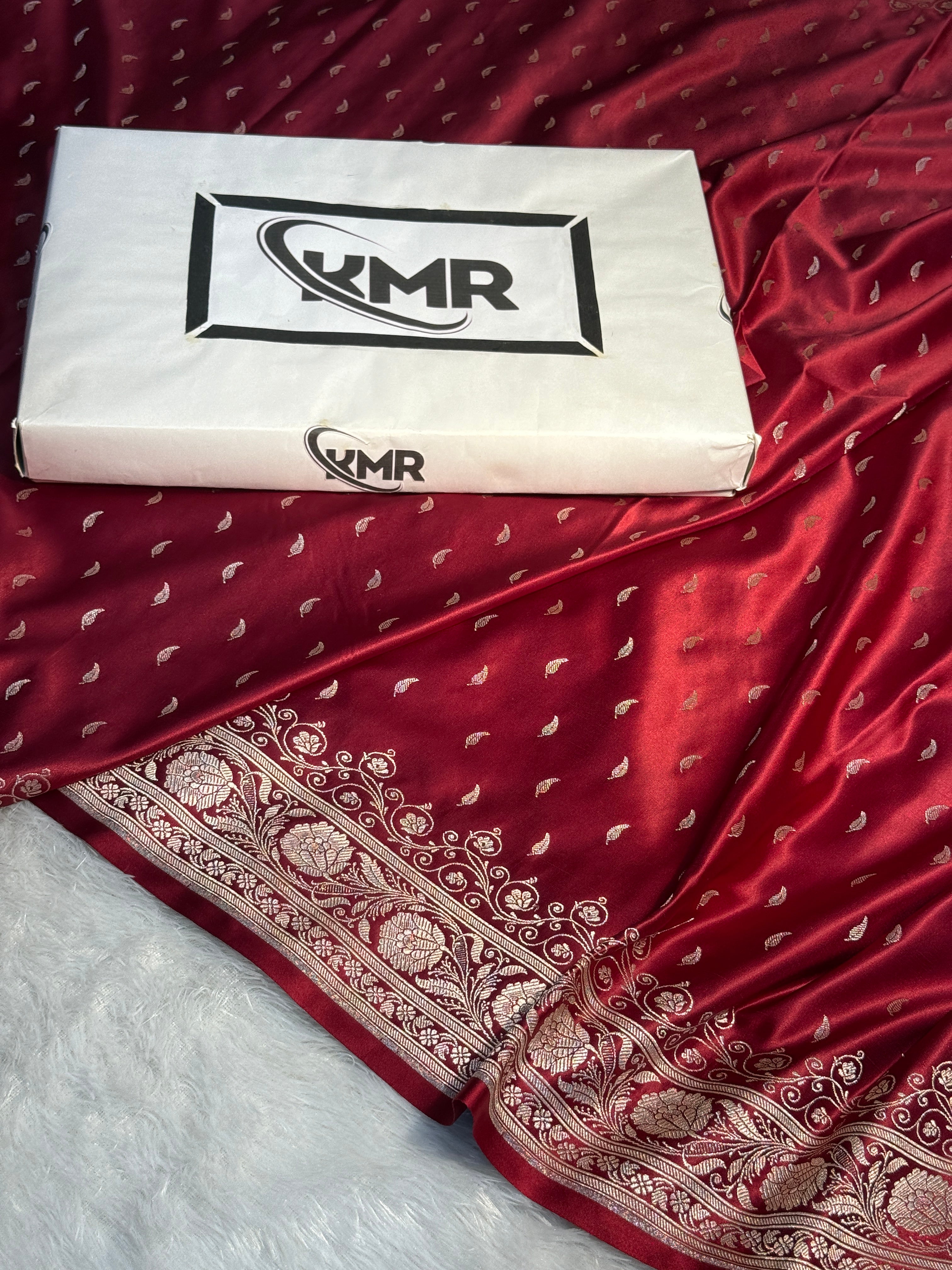 Mashru Silk Banarasi Zari Border Buti Design Saree