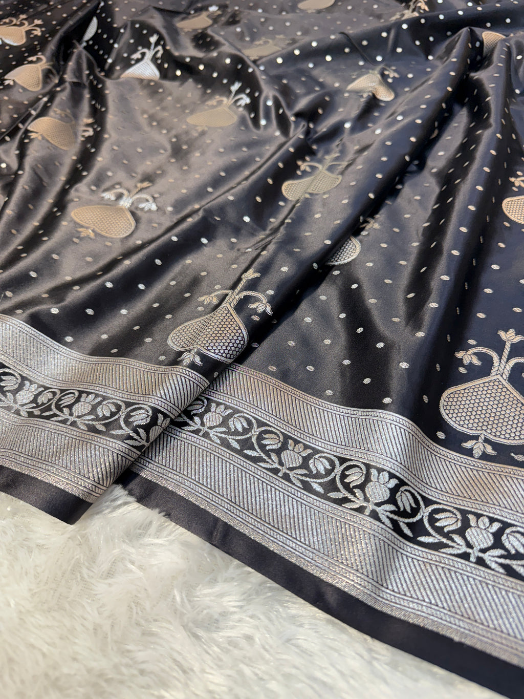 Mashru Katan Silk Banarasi Luxurious Saree With Rich Zari Border And Pallu