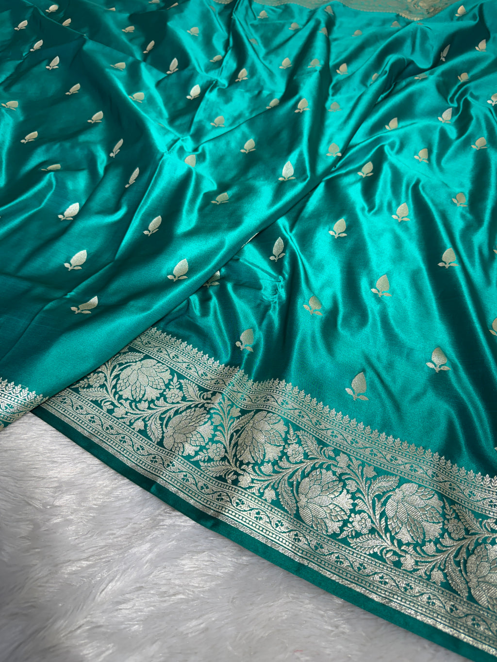 Mashru Katan Silk Banarasi Zari Border Buti Design Saree With Light Weight