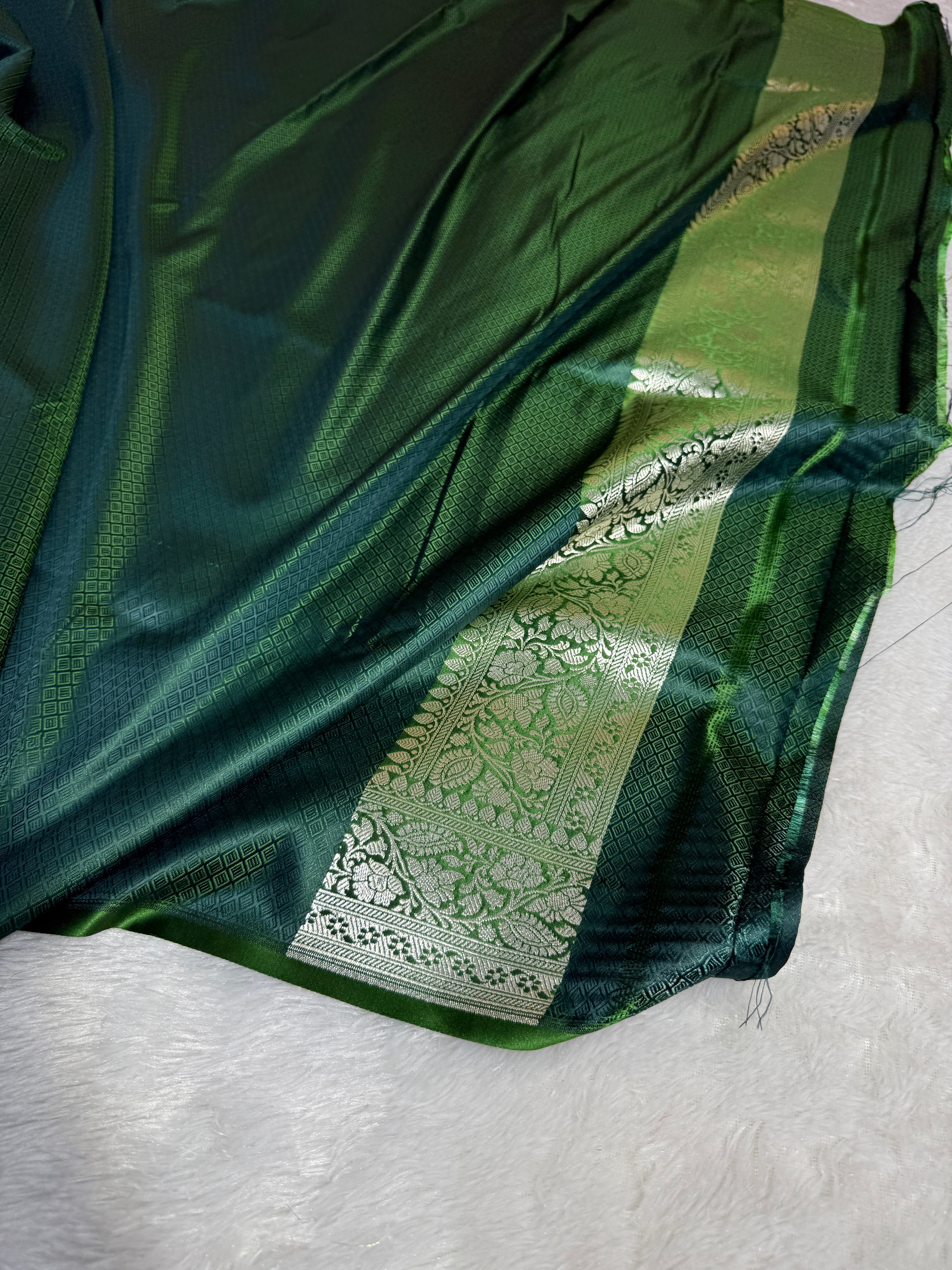 Mashru Silk Banarasi Luxurious Cross Pattern Saree Zari Border And Pallu
