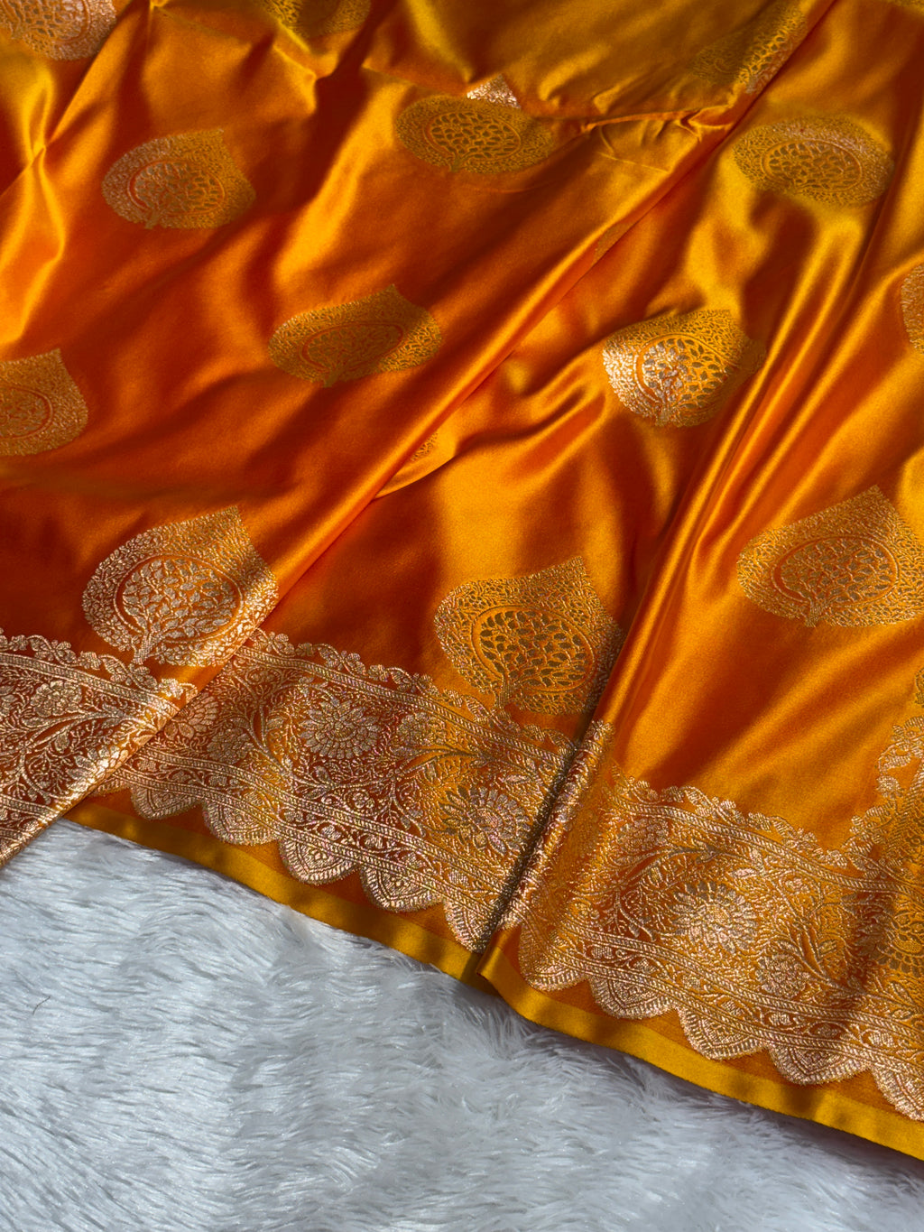 Mashru Silk Banarasi Boota Saree Zari Border Pallu
