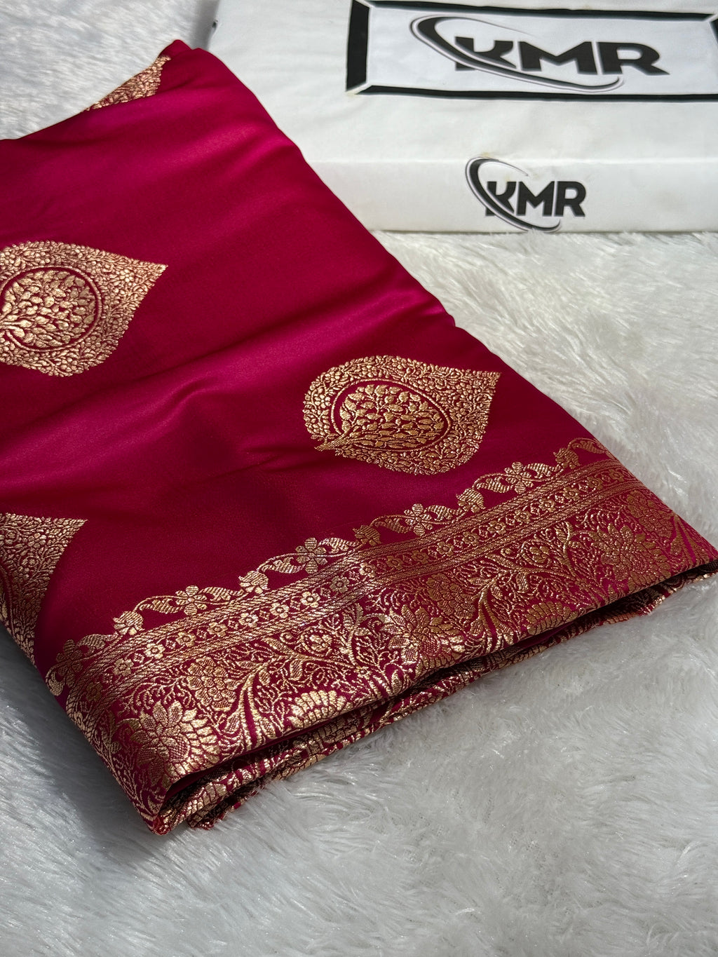 Mashru Silk Banarasi Boota Saree Zari Border Pallu
