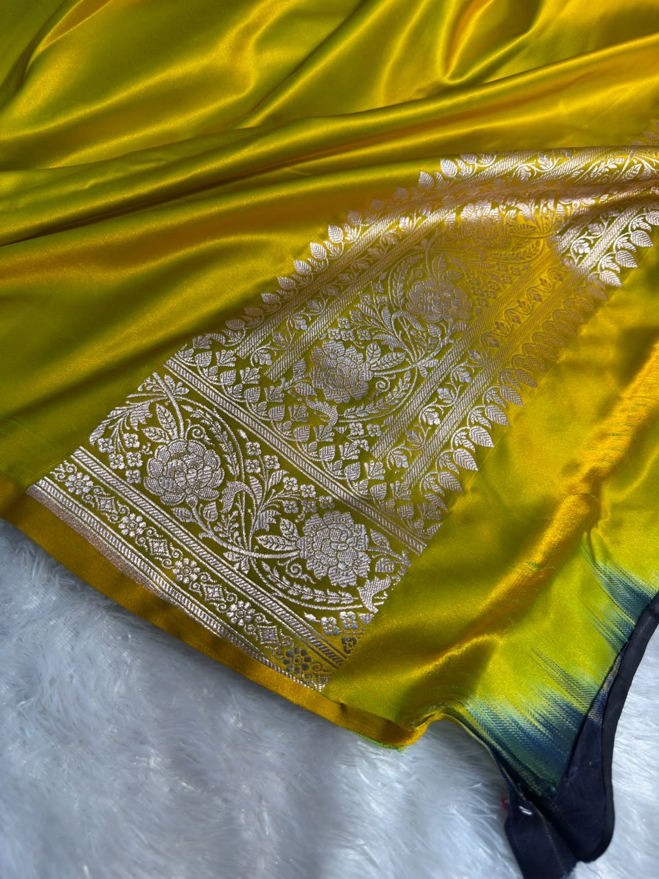 Mashru Silk Banarasi booti Saree Zari Border Pallu