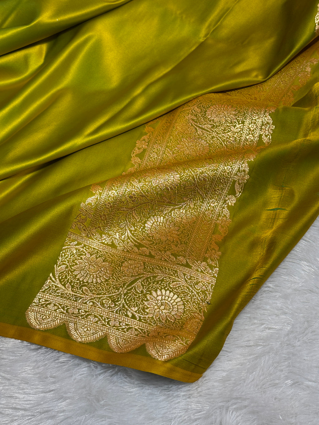 Mashru Silk Banarasi Boota Saree Zari Border Pallu