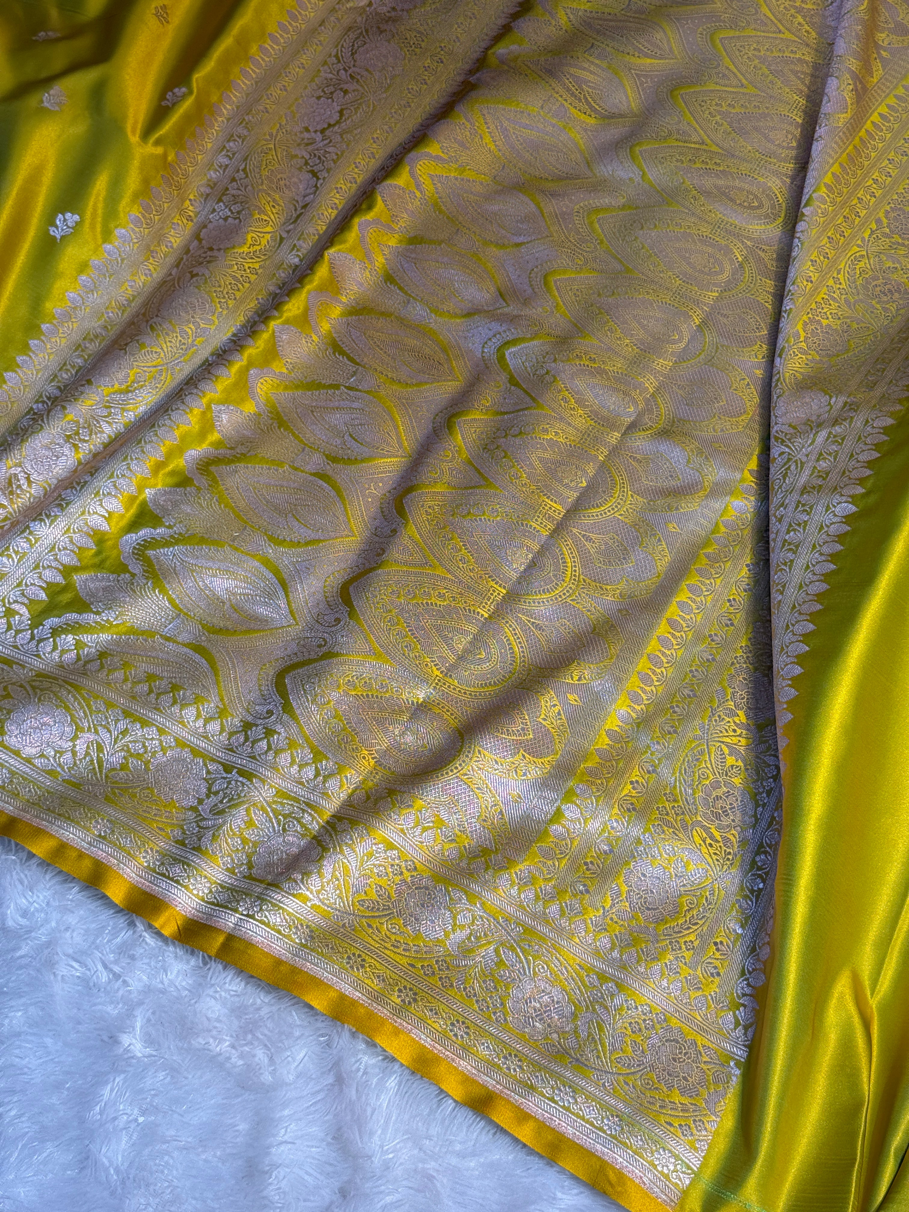 Mashru Silk Banarasi booti Saree Zari Border Pallu