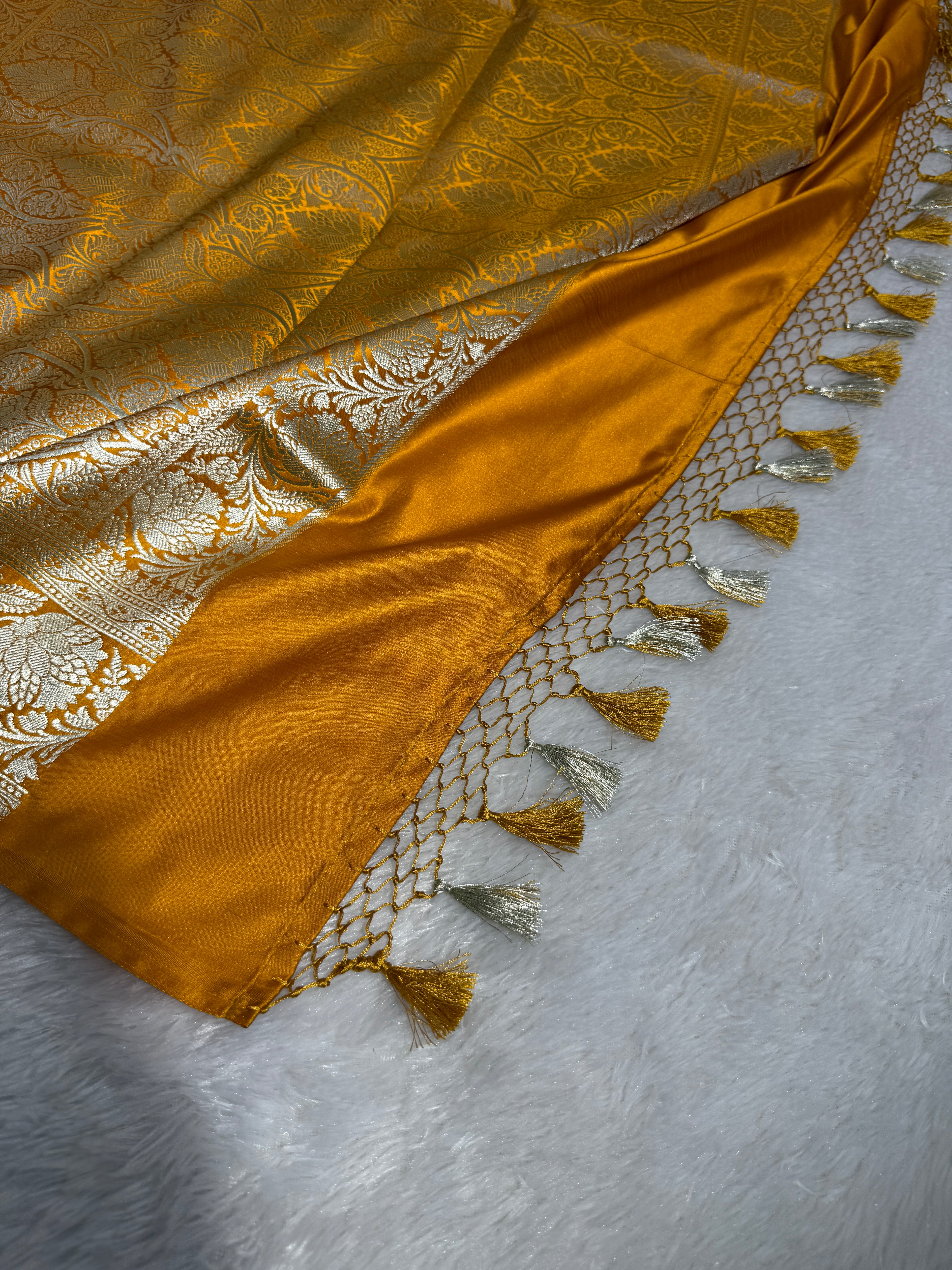 Mashru Katan Silk Banarasi Zari Border Buti Design Saree With Light Weight