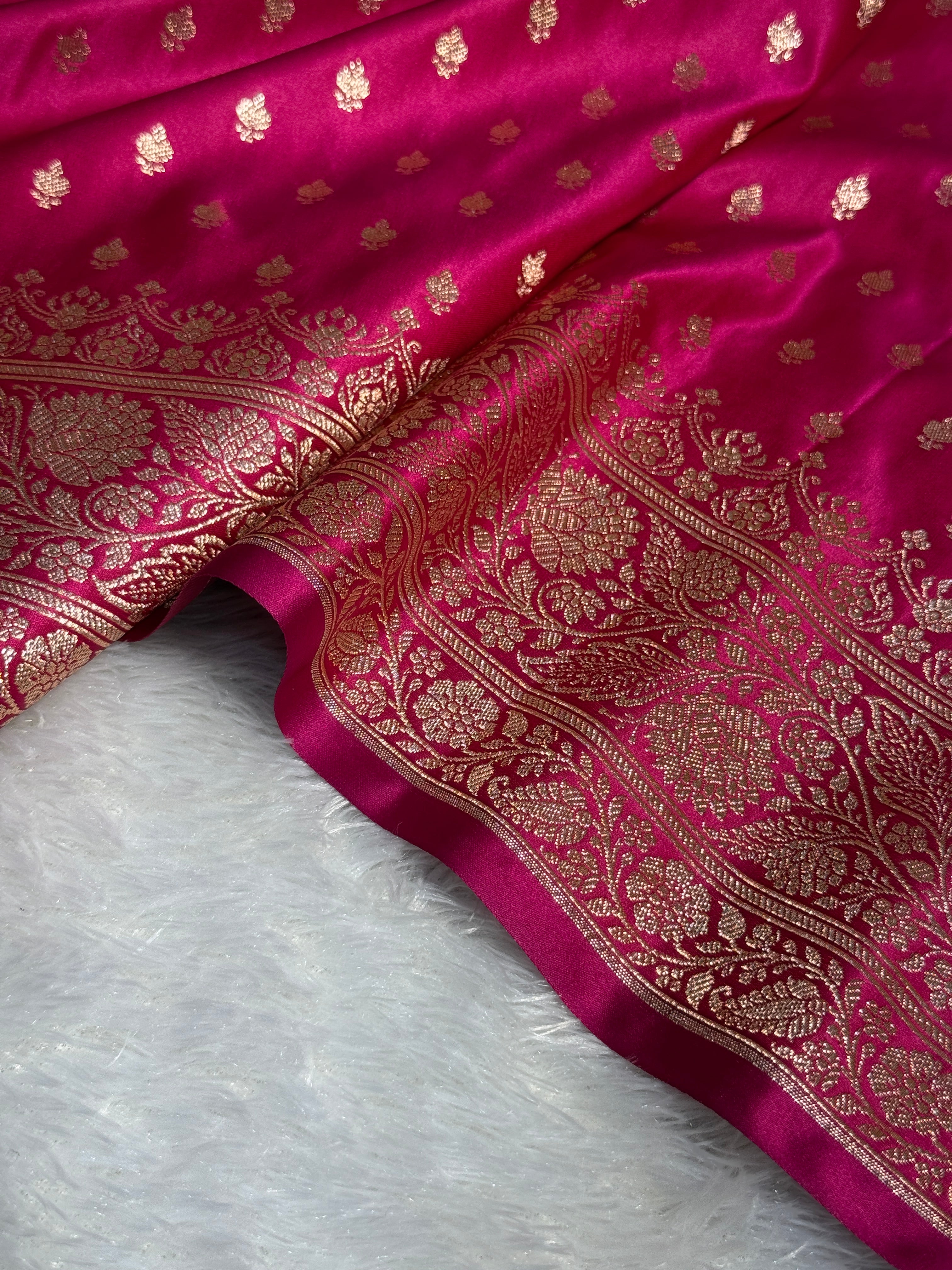 Mashru Silk Banarasi Zari Border Buti Design Saree