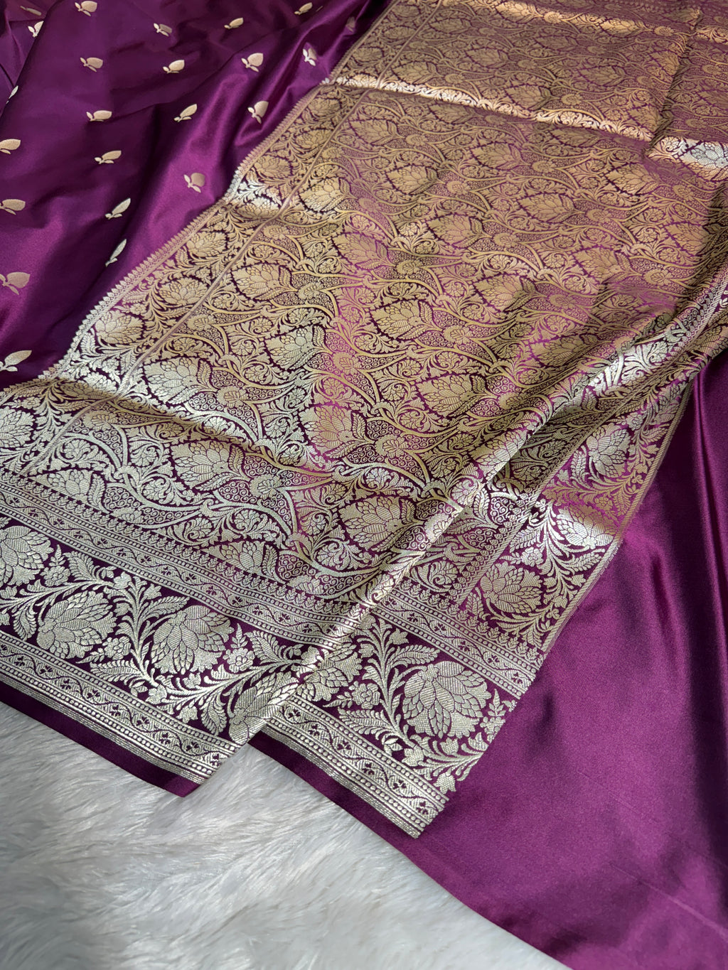 Mashru Katan Silk Banarasi Zari Border Buti Design Saree With Light Weight