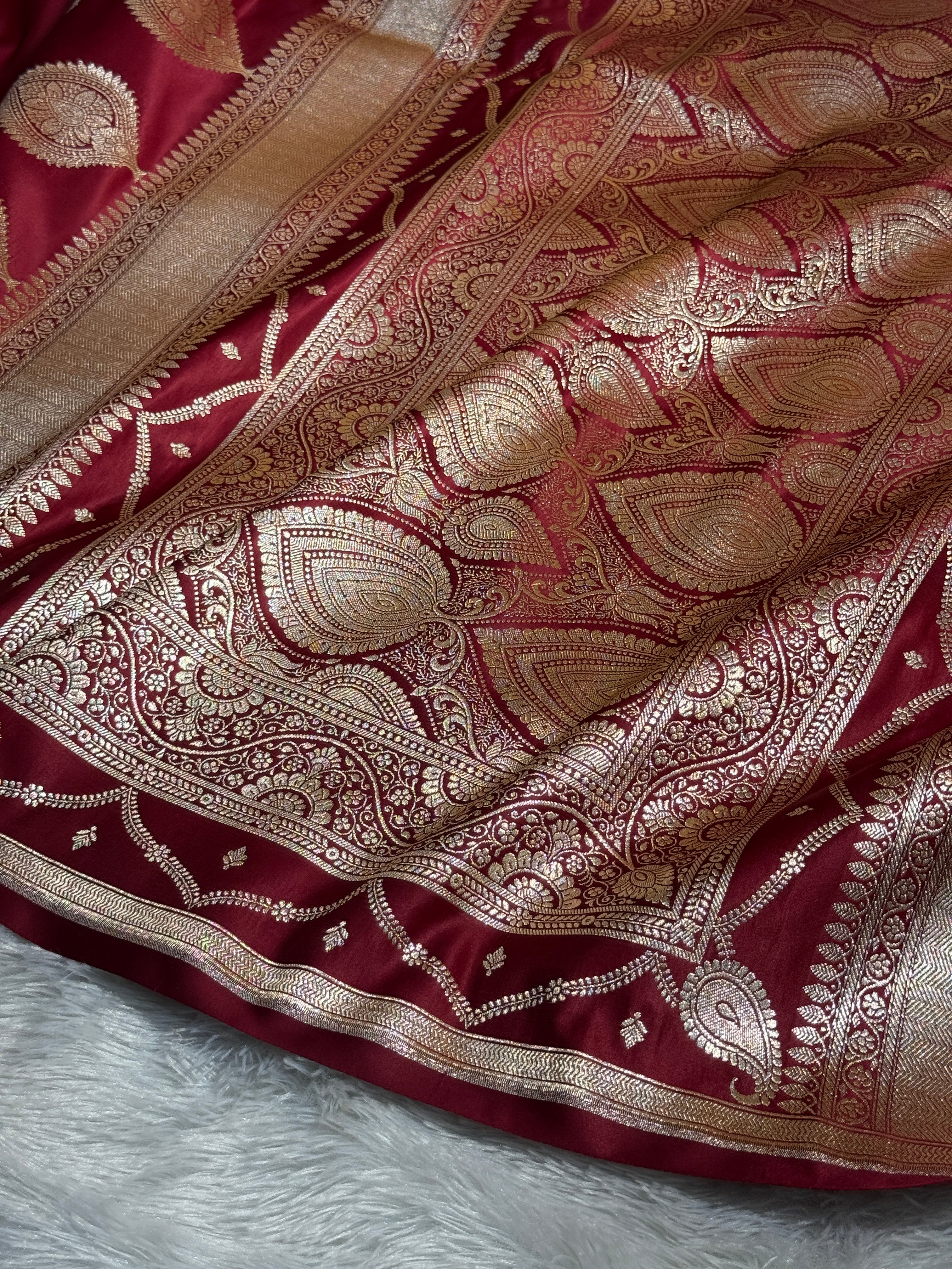 Mashru Silk Banarasi Booti Saree Zari Border Pallu