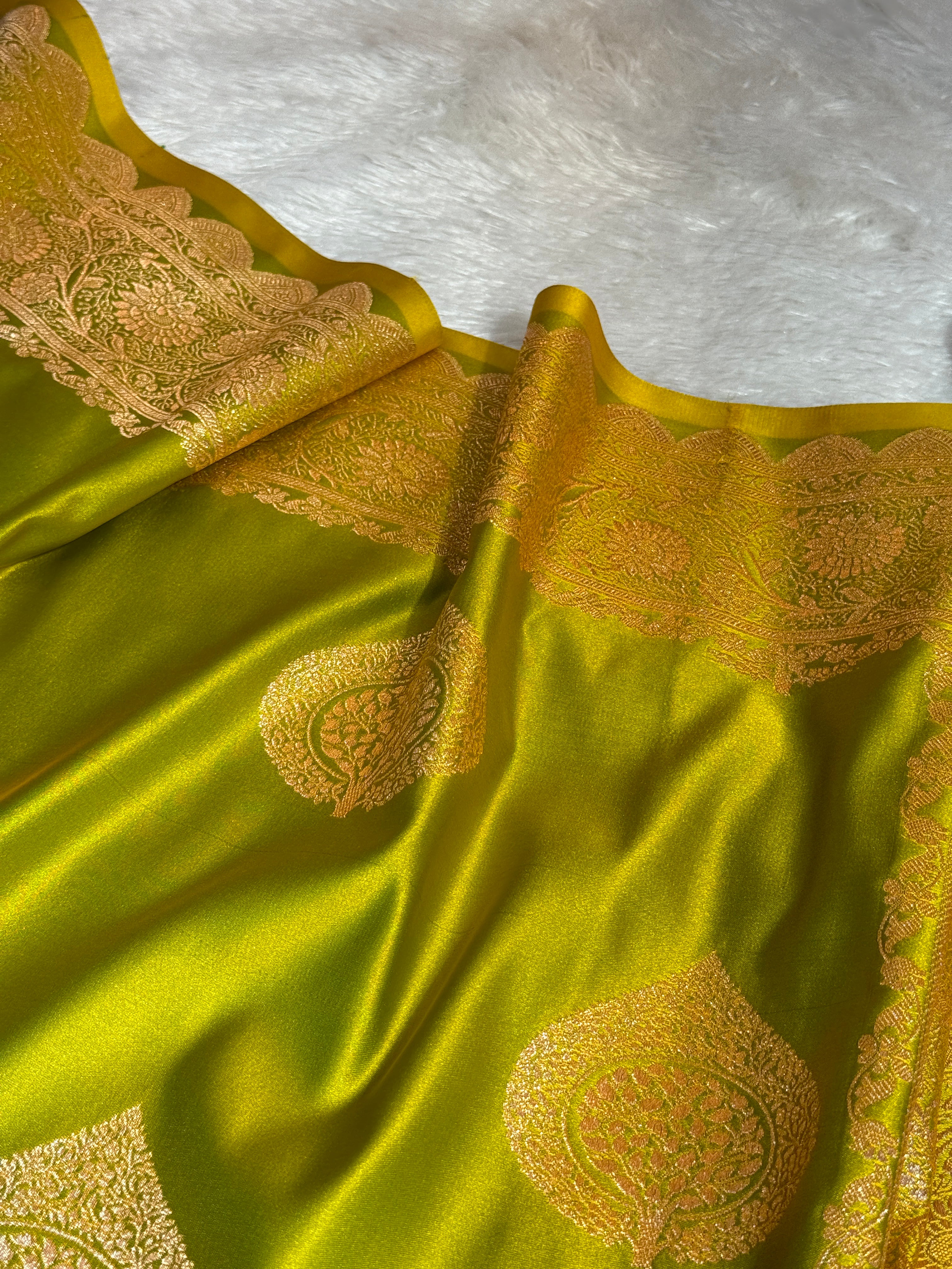 Mashru Silk Banarasi Boota Saree Zari Border Pallu