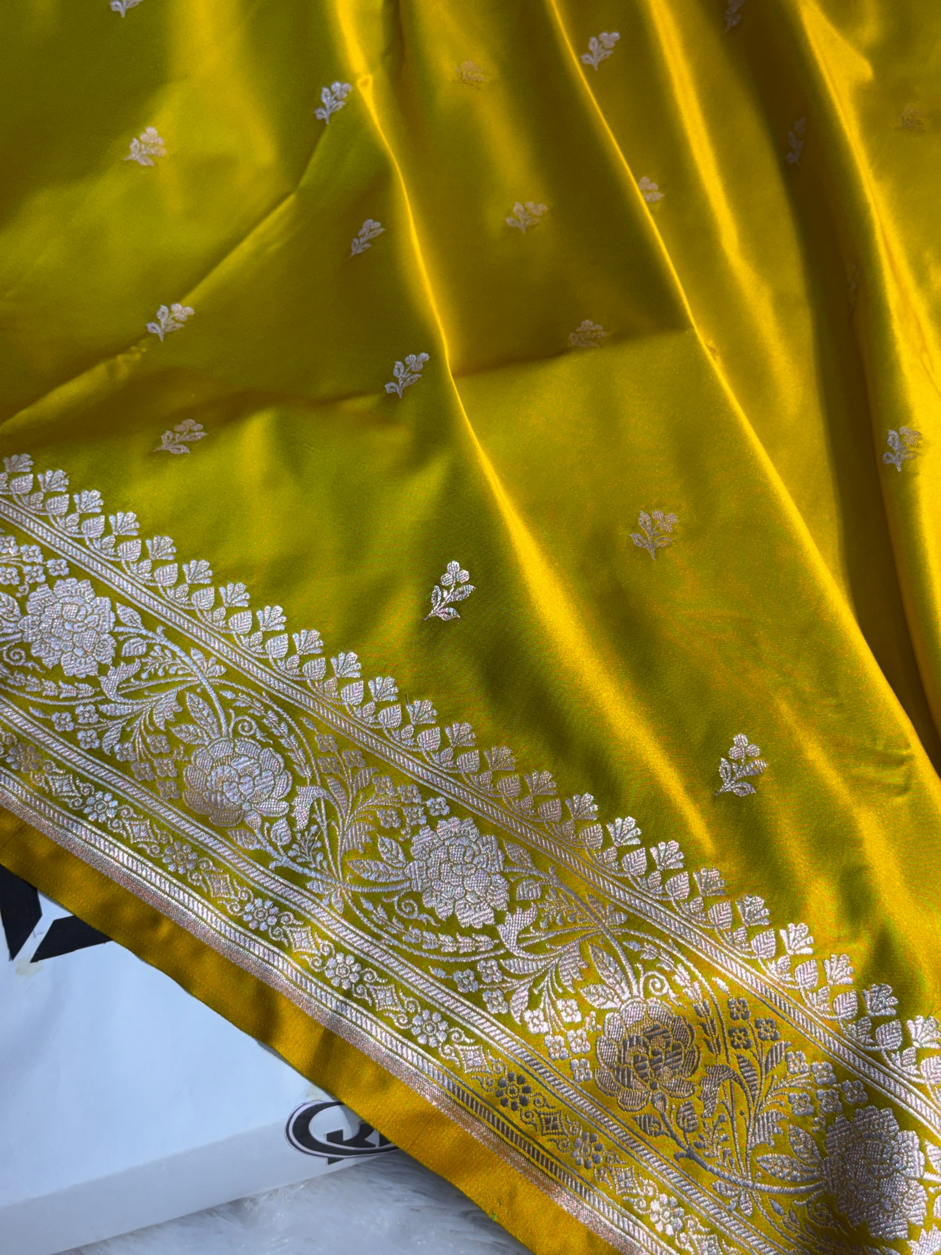 Mashru Silk Banarasi booti Saree Zari Border Pallu