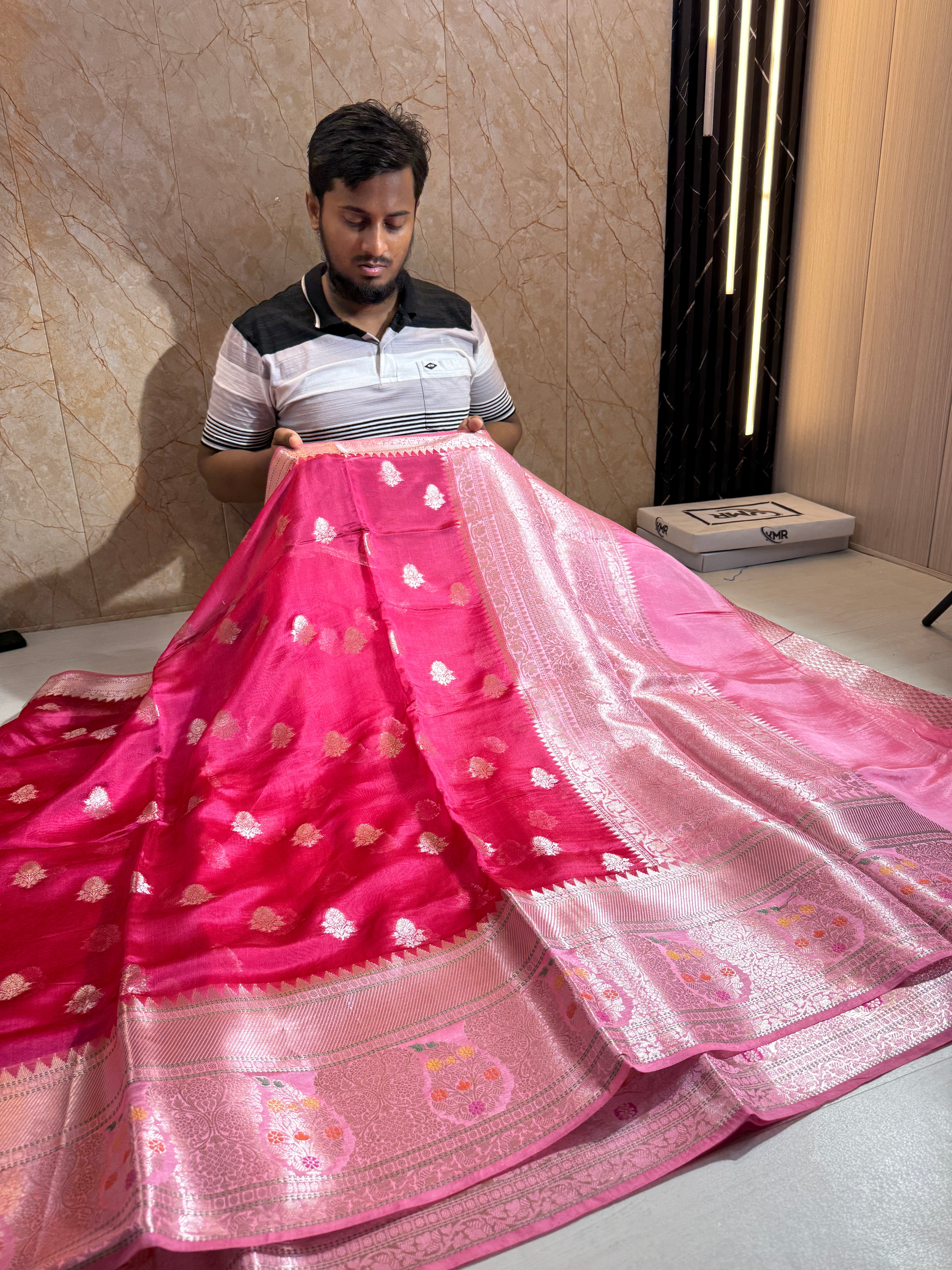 Premium Banarasi Pure Viscose Silk Saree With Contrast Border And Pallu