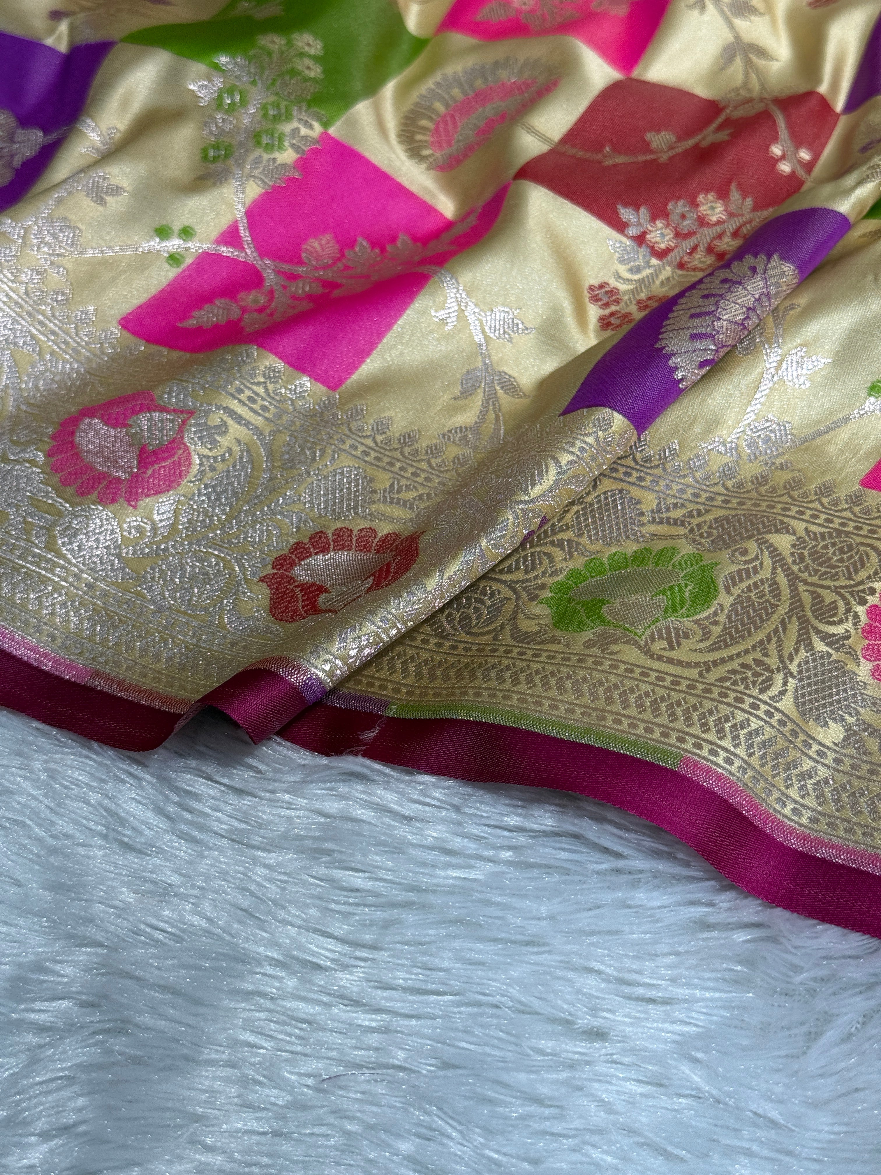 Mashru Silk Banarasi Rangkaat Saree Zari Border Pallu
