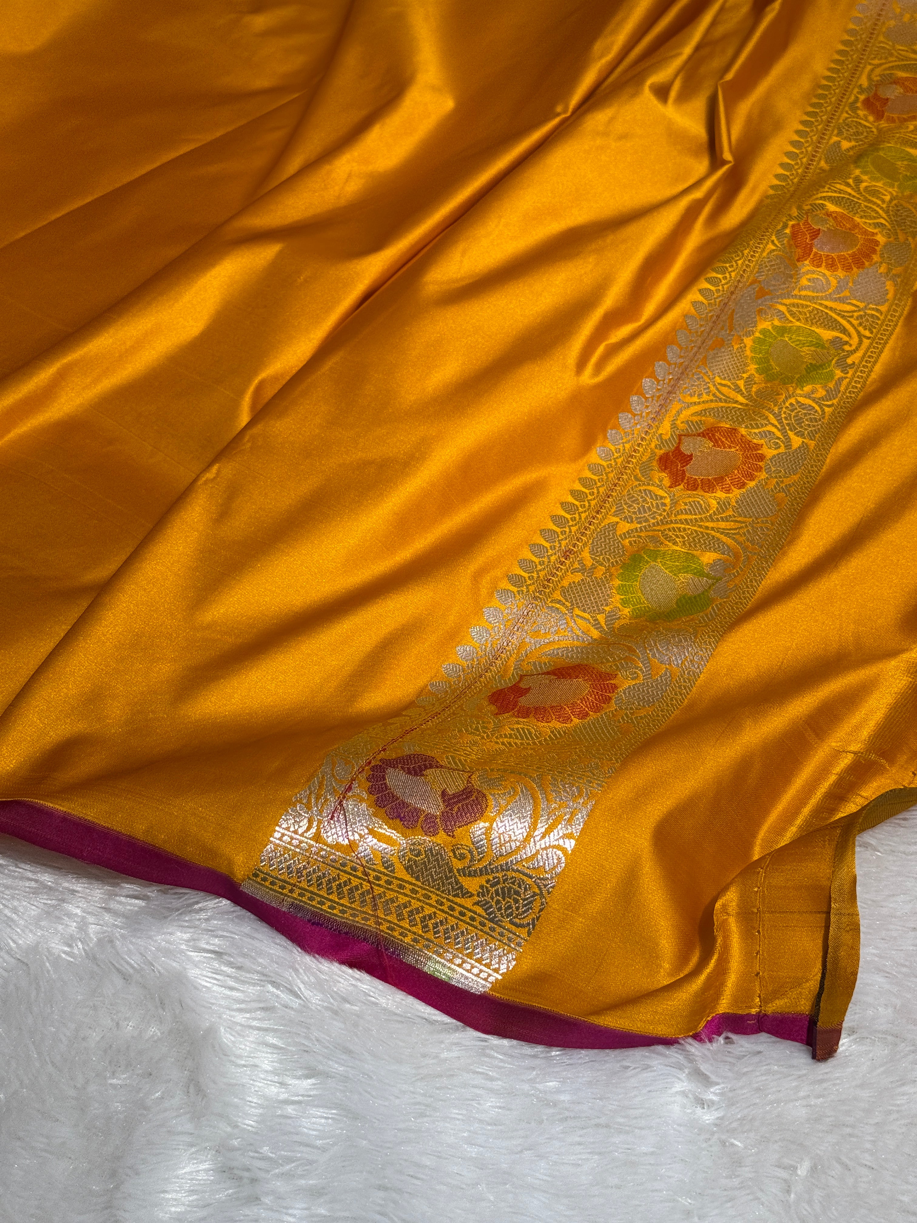 Mashru Silk Banarasi Rangkaat Saree Zari Border Pallu