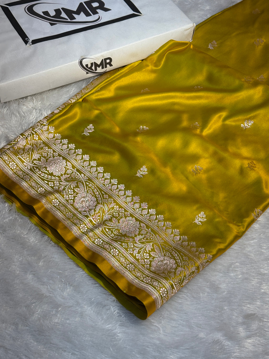 Mashru Silk Banarasi booti Saree Zari Border Pallu