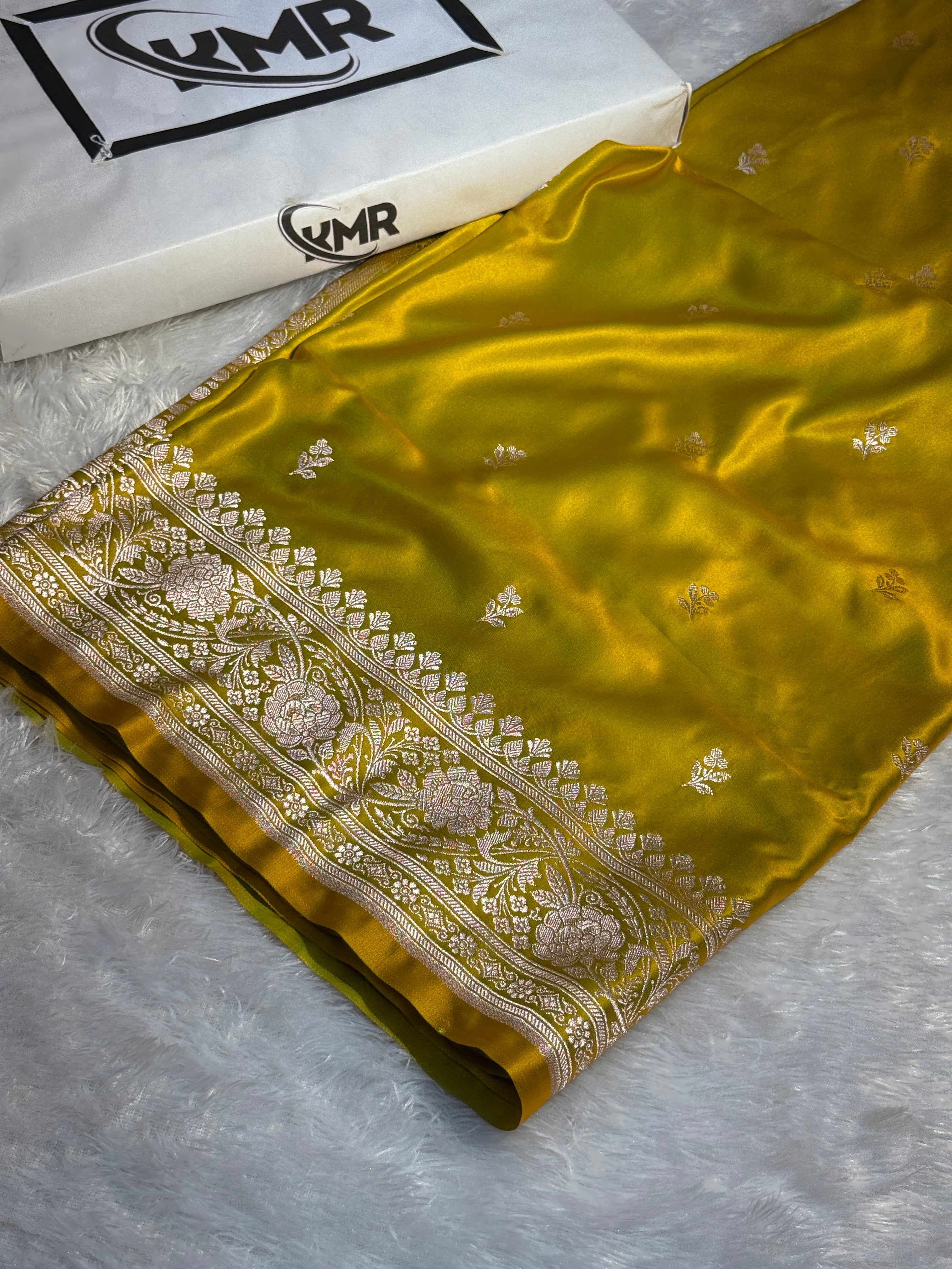 Mashru Silk Banarasi booti Saree Zari Border Pallu