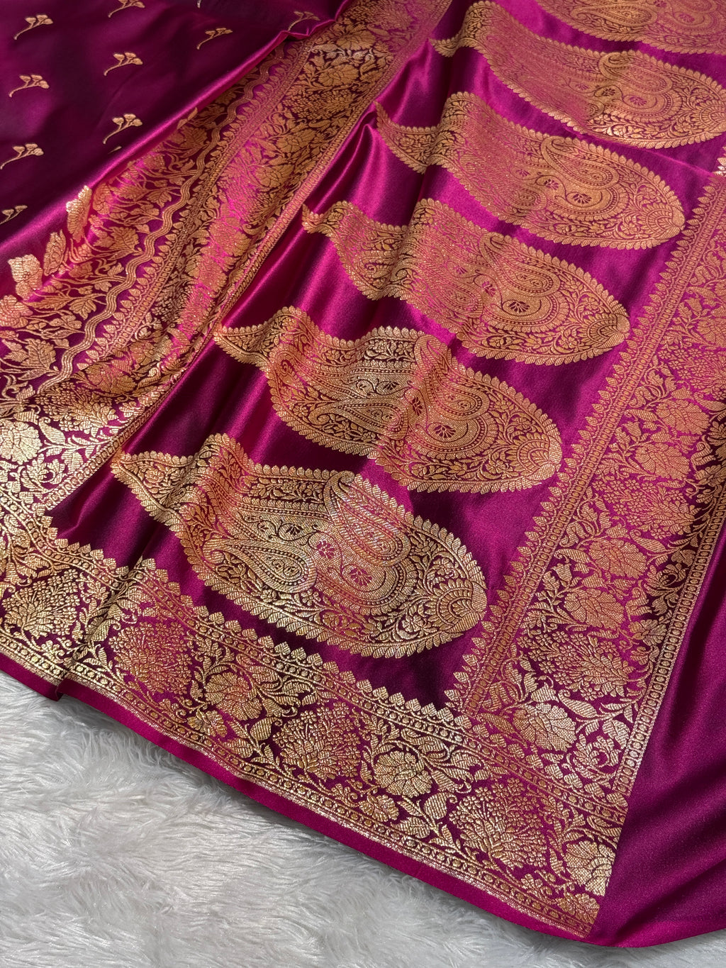 Mashru Silk Banarasi Booti Saree Zari Border Pallu