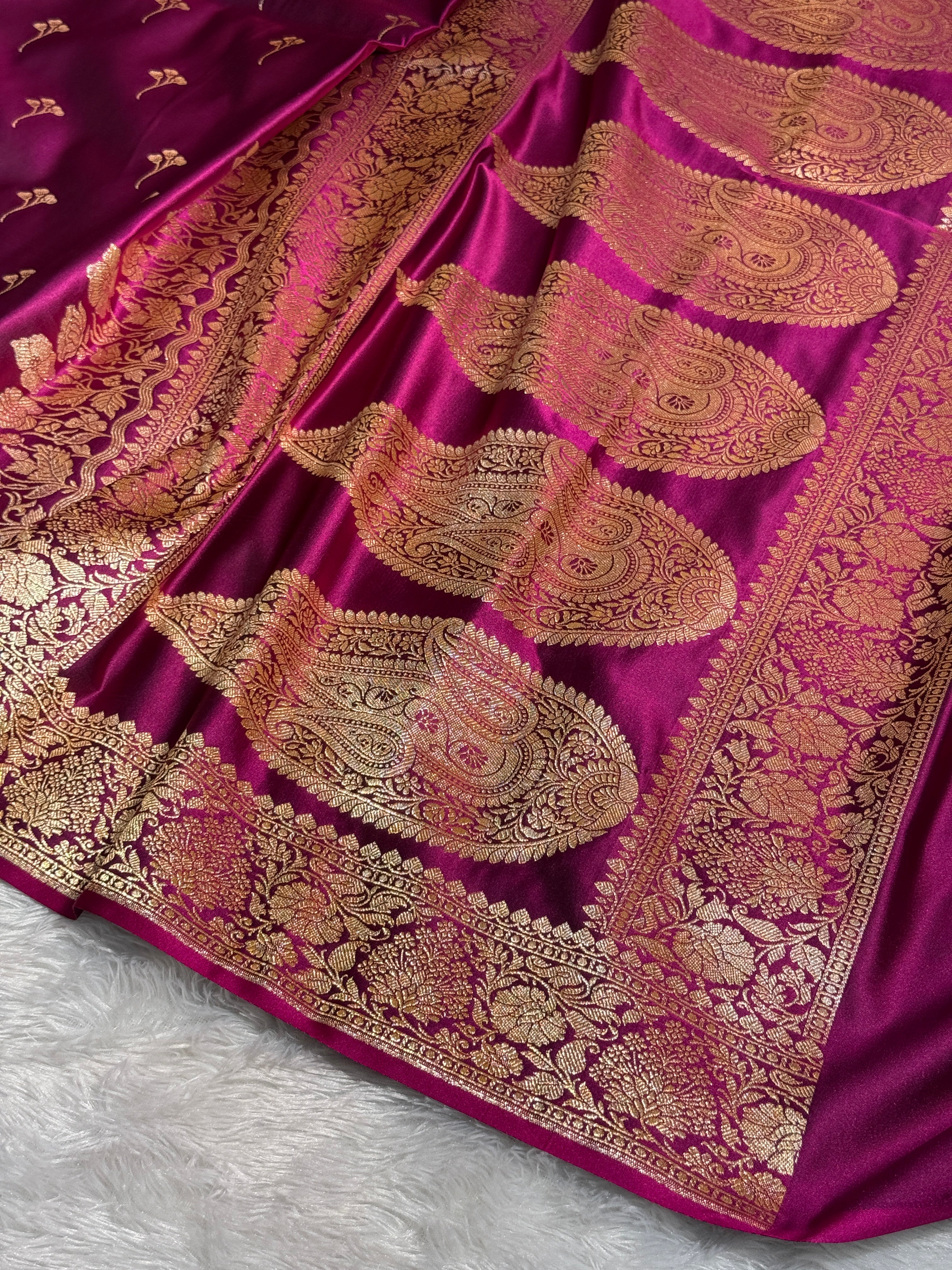 Mashru Silk Banarasi Booti Saree Zari Border Pallu