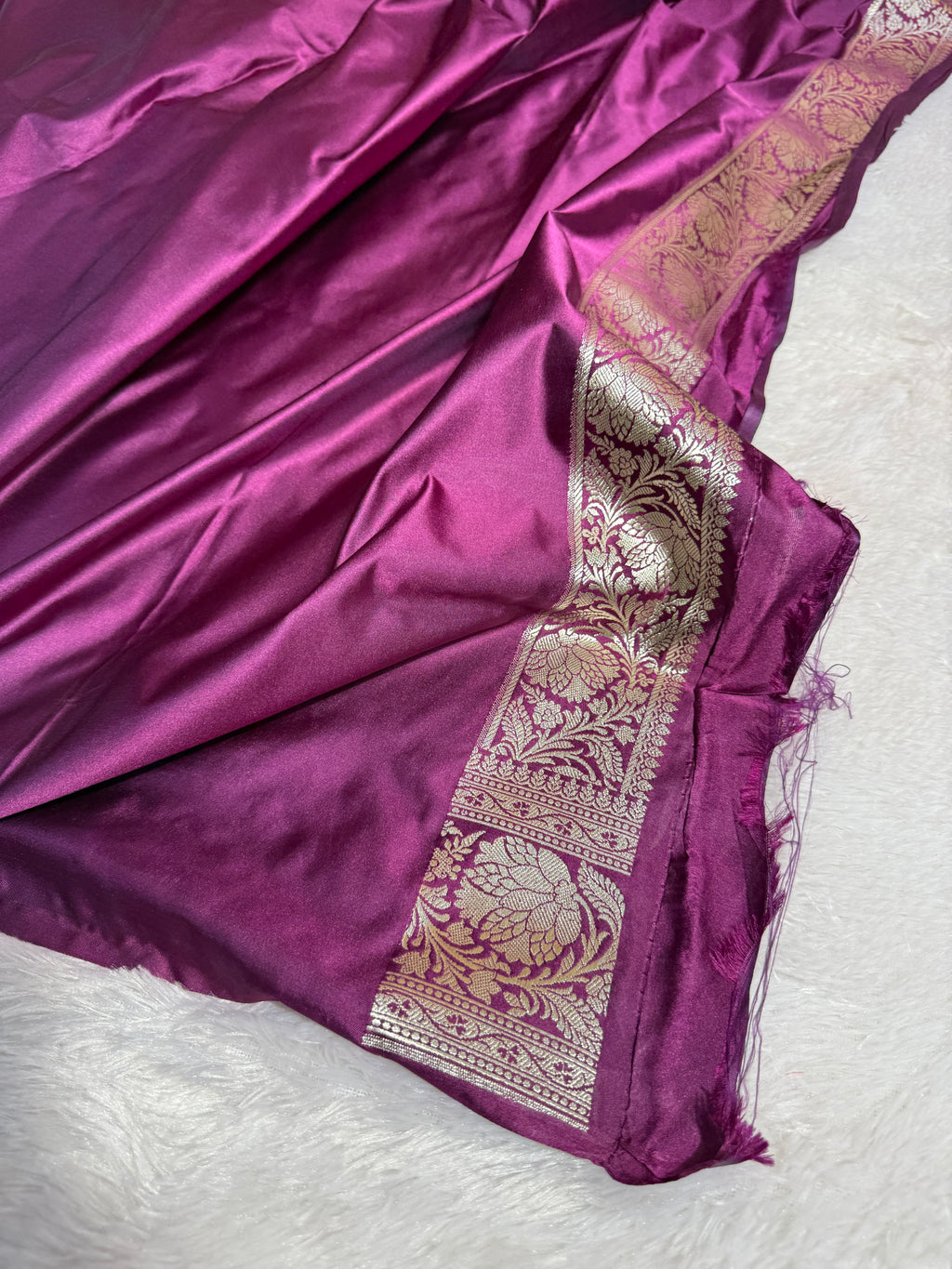 Mashru Katan Silk Banarasi Zari Border Buti Design Saree With Light Weight
