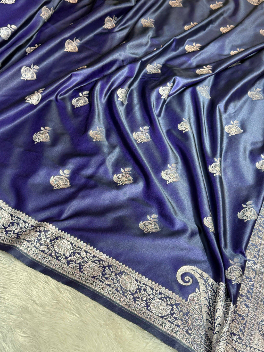 Mashru Silk Banarasi Booti Saree Zari Border Pallu