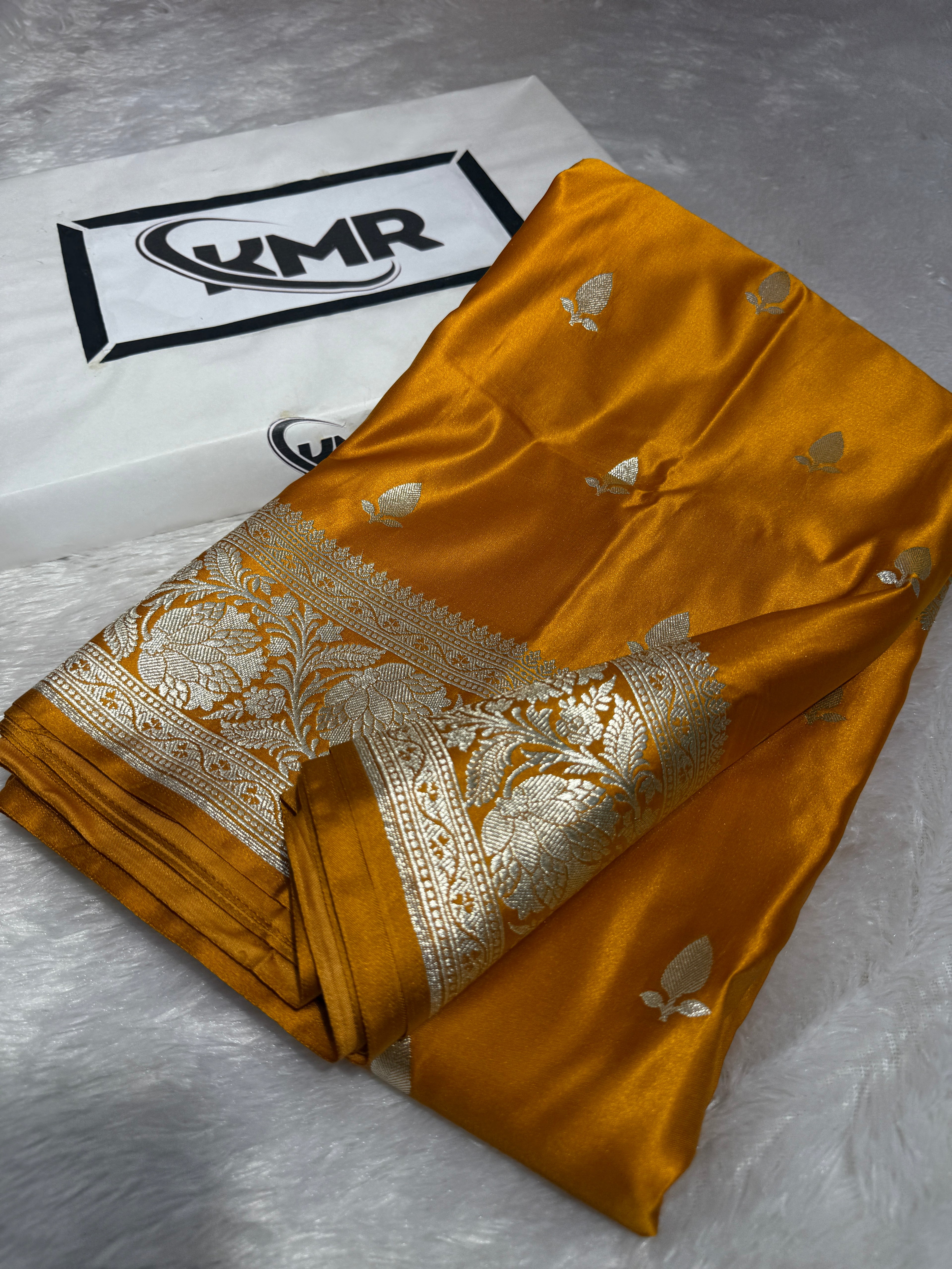 Mashru Katan Silk Banarasi Zari Border Buti Design Saree With Light Weight