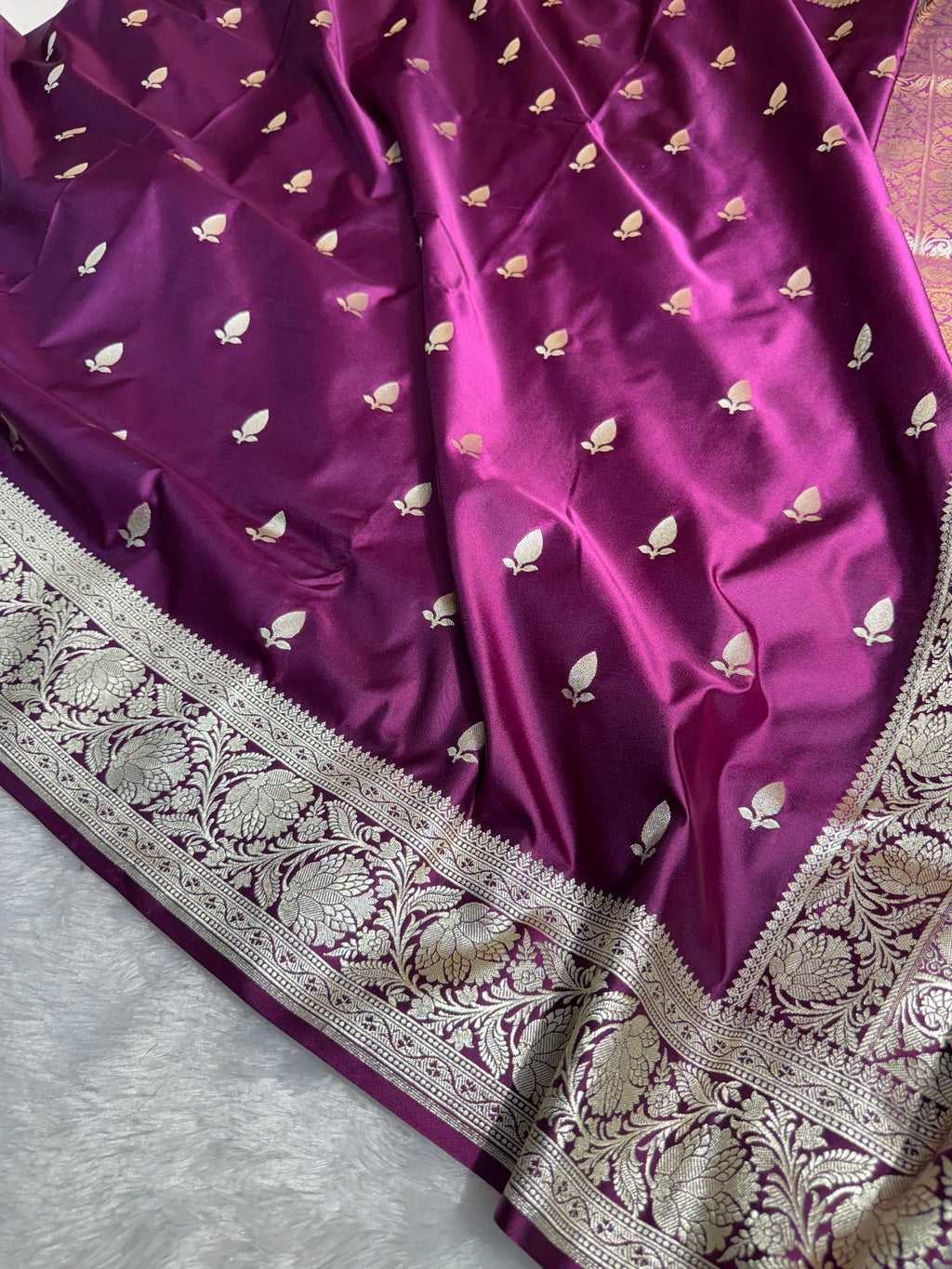Mashru Katan Silk Banarasi Zari Border Buti Design Saree With Light Weight