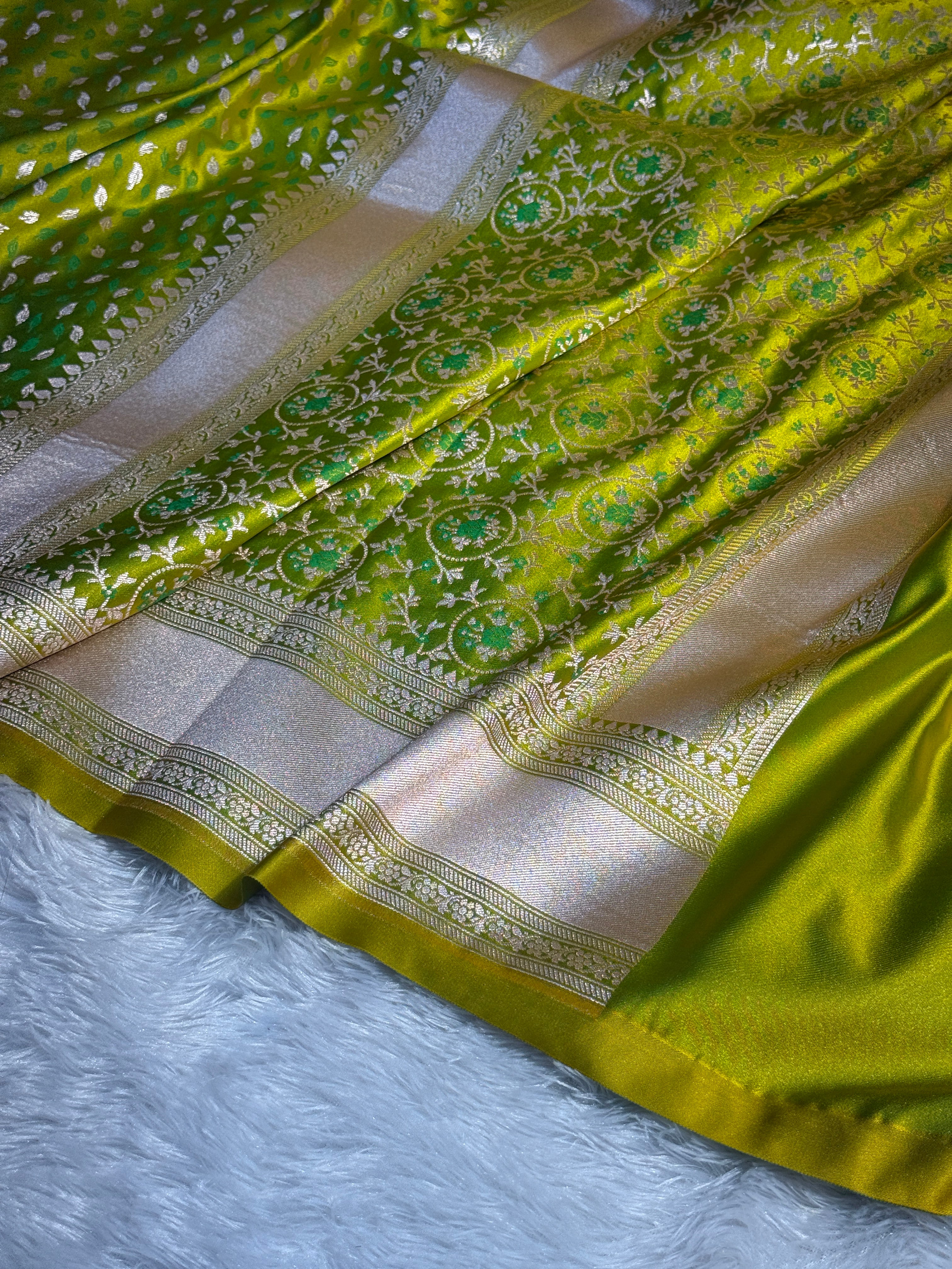 Mashru Silk Banarasi Tanchoi Saree Zari Border Pallu