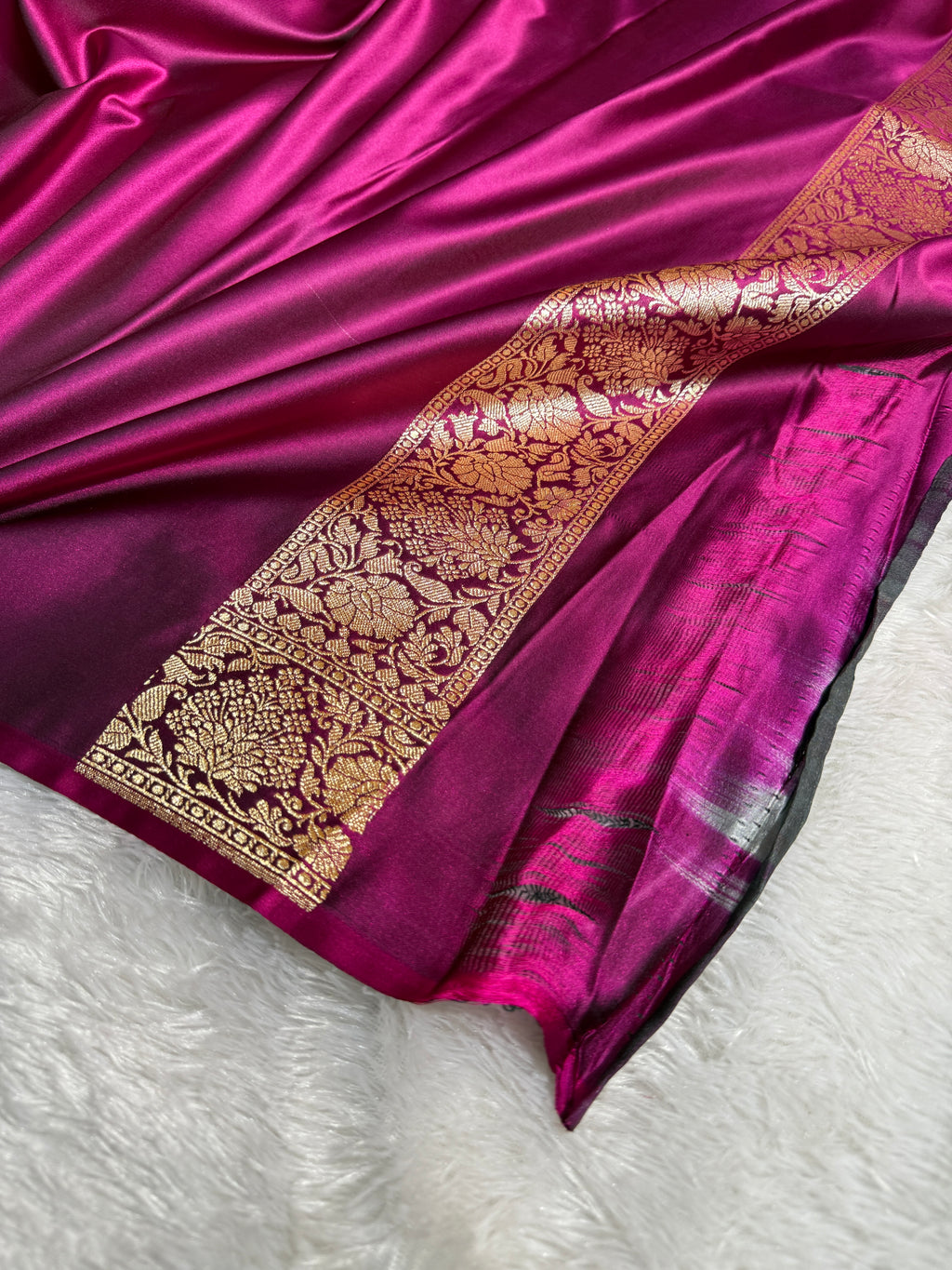 Mashru Silk Banarasi Booti Saree Zari Border Pallu