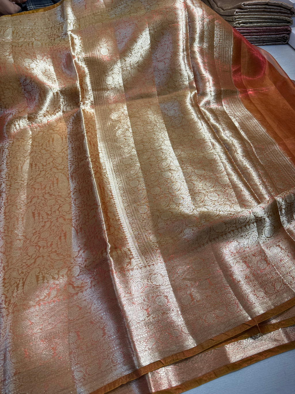 Luxurious Banarasi Pure Tissue Brocade Silk Saree With Plain Blouse Piece