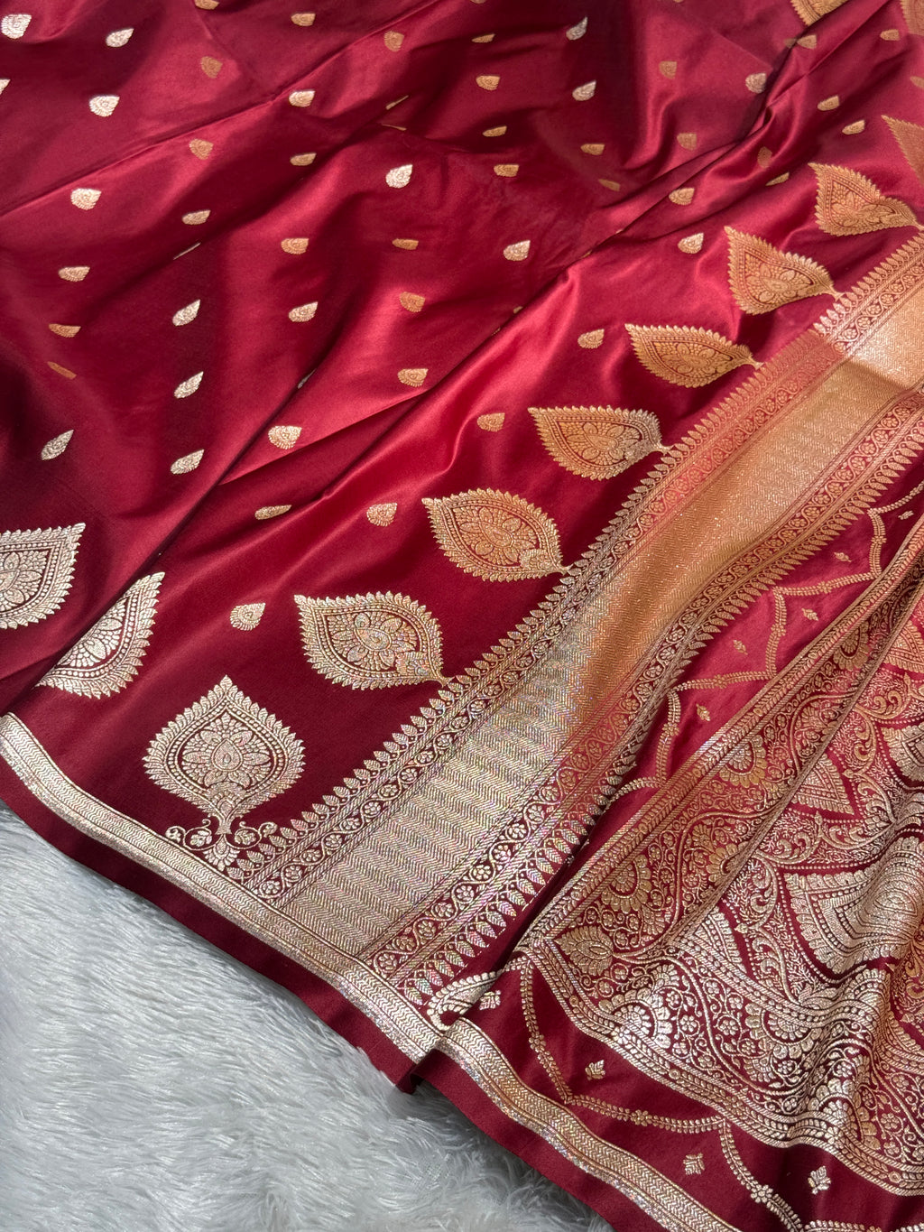Mashru Silk Banarasi Booti Saree Zari Border Pallu