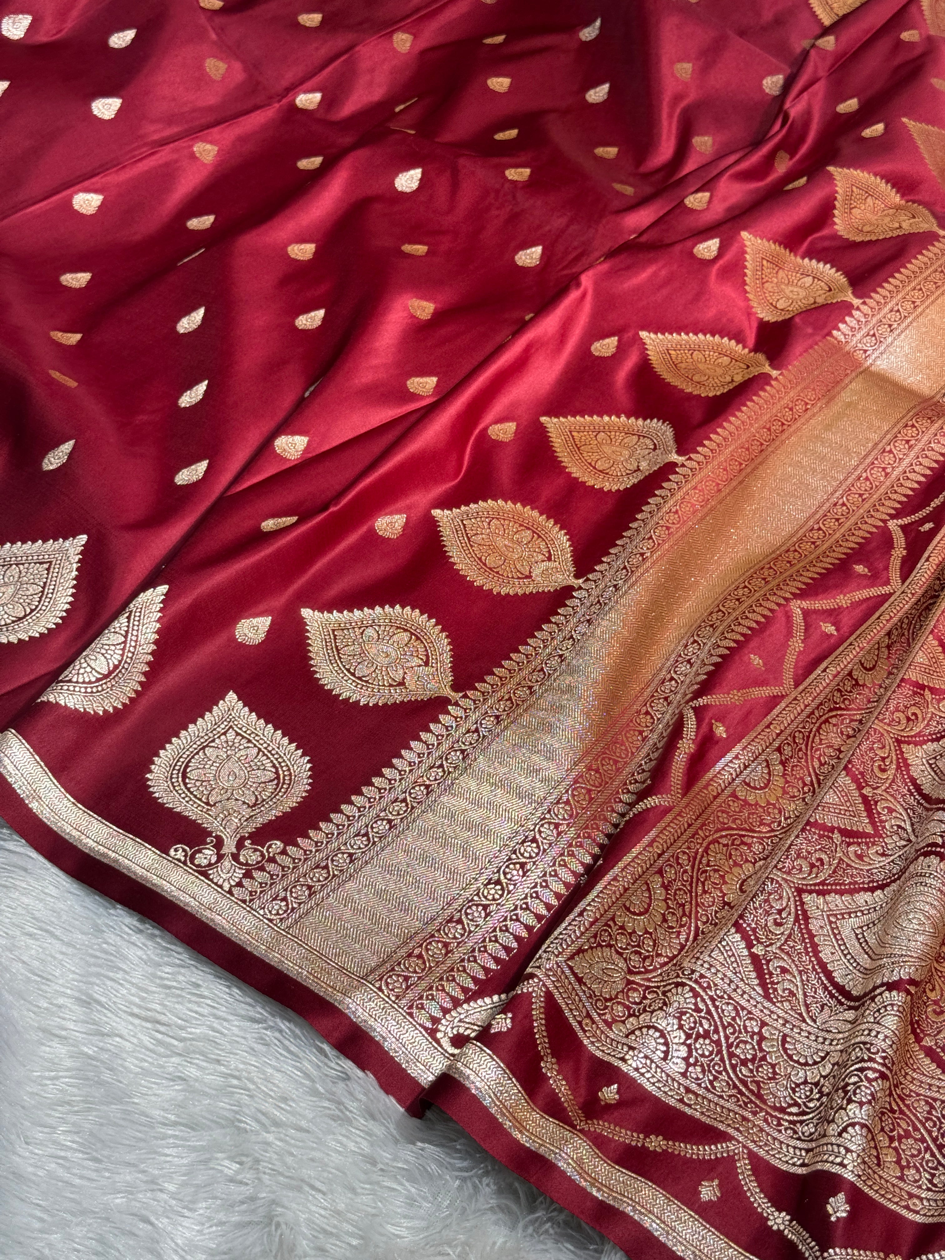 Mashru Silk Banarasi Booti Saree Zari Border Pallu