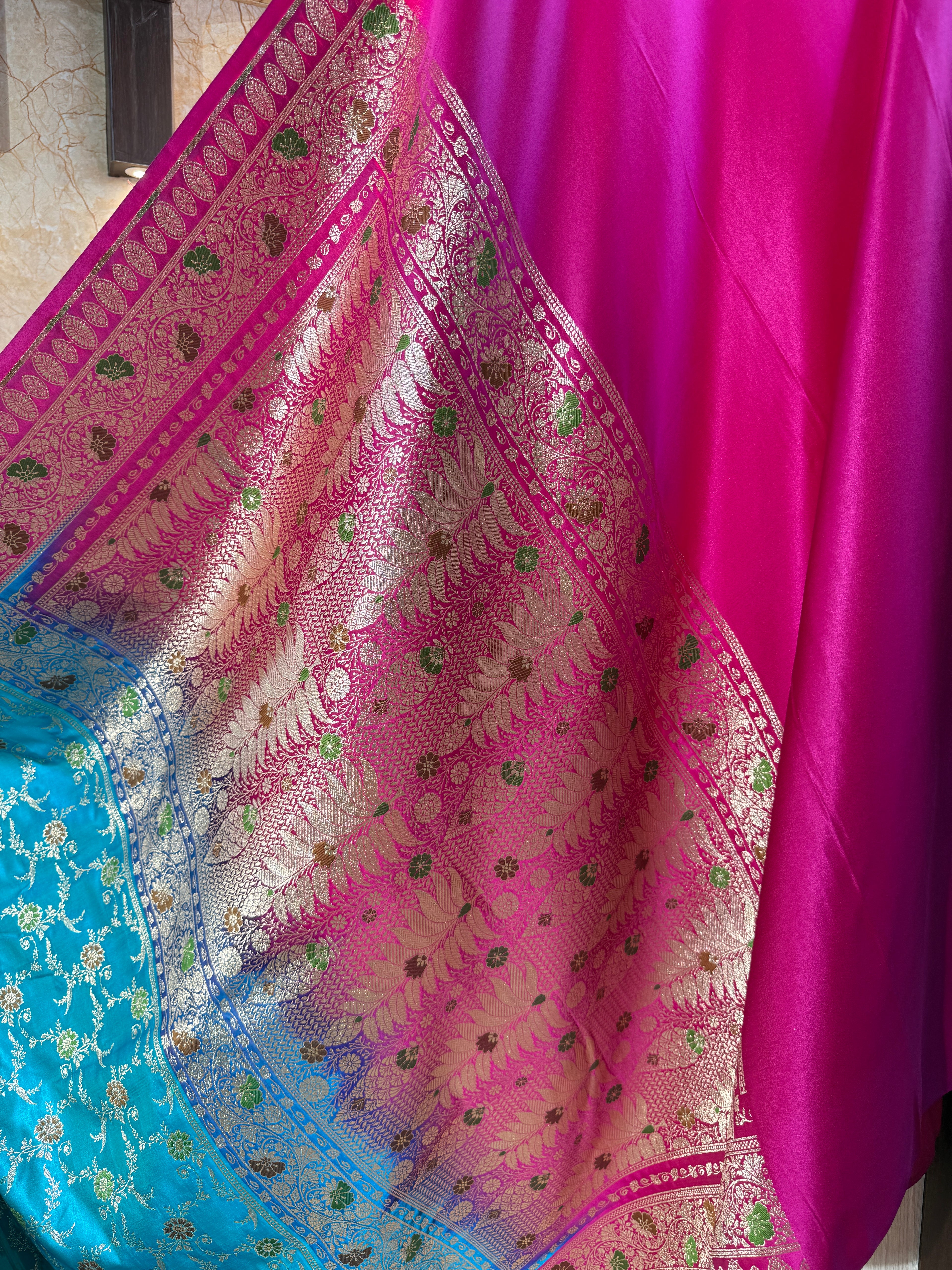 Banarasi Luxurious Meenakari Satin Silk Katan Saree With Contrast Border Pallu