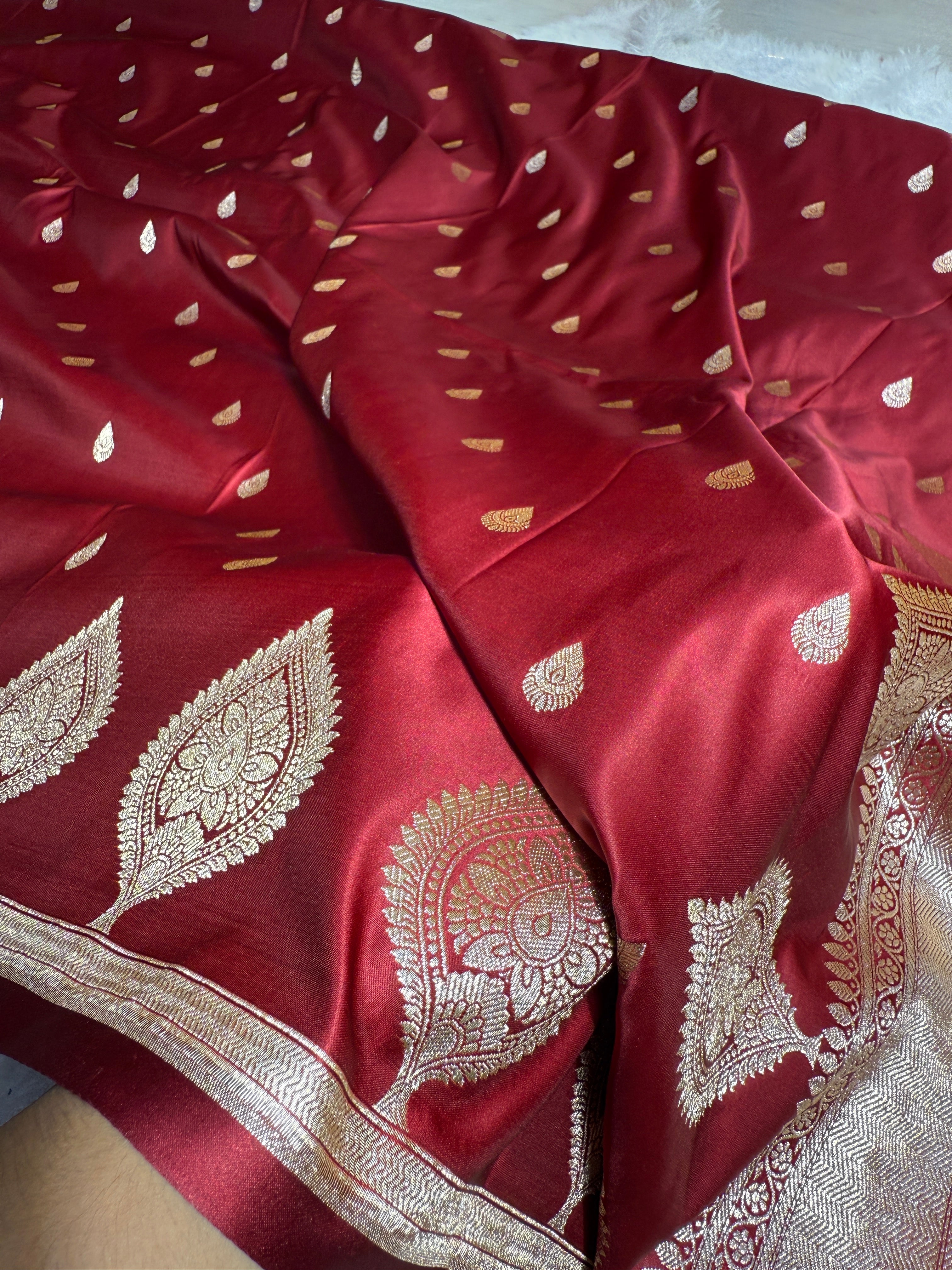 Mashru Silk Banarasi Booti Saree Zari Border Pallu