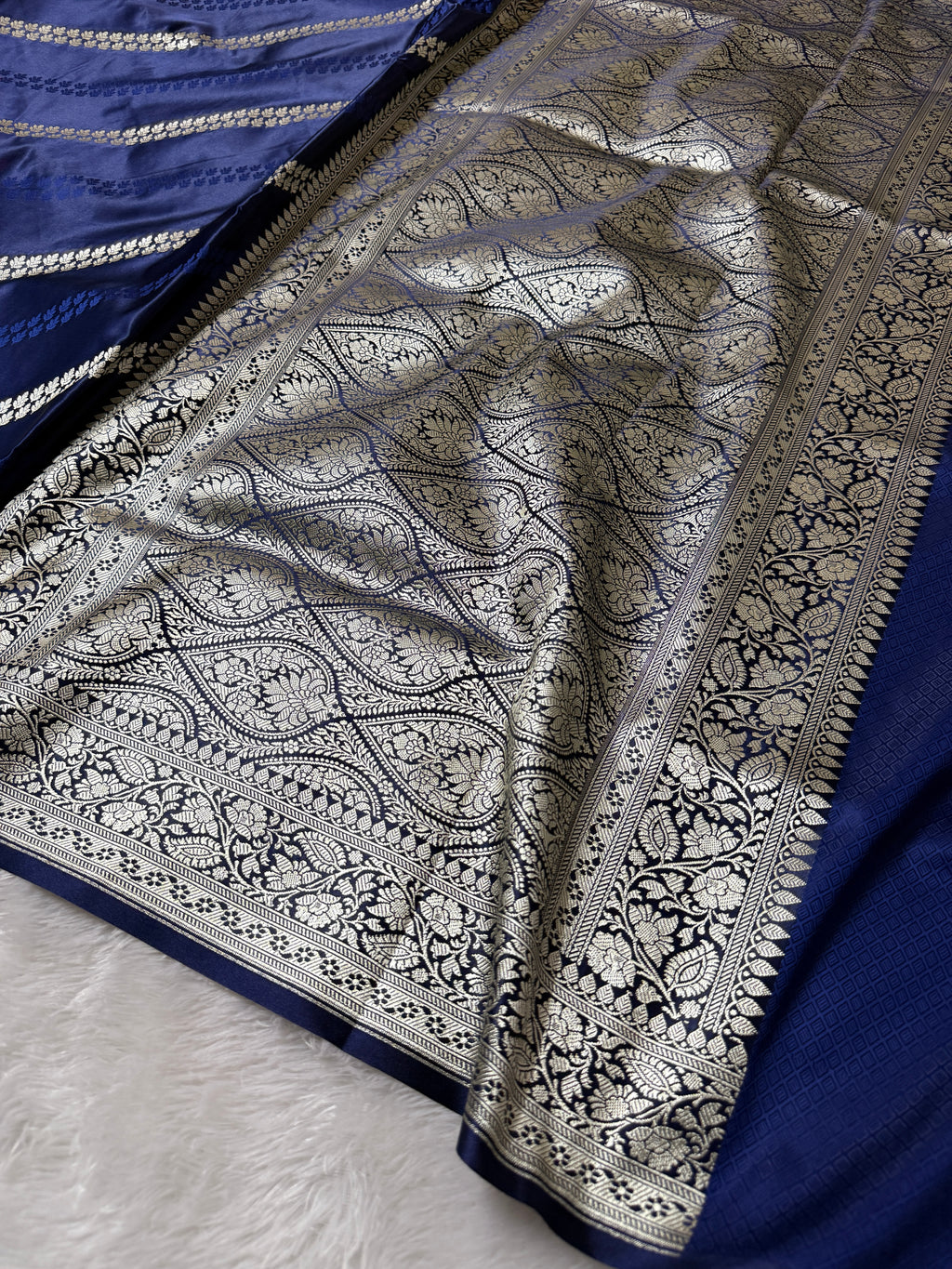 Mashru Silk Banarasi Luxurious Cross Pattern Saree Zari Border And Pallu