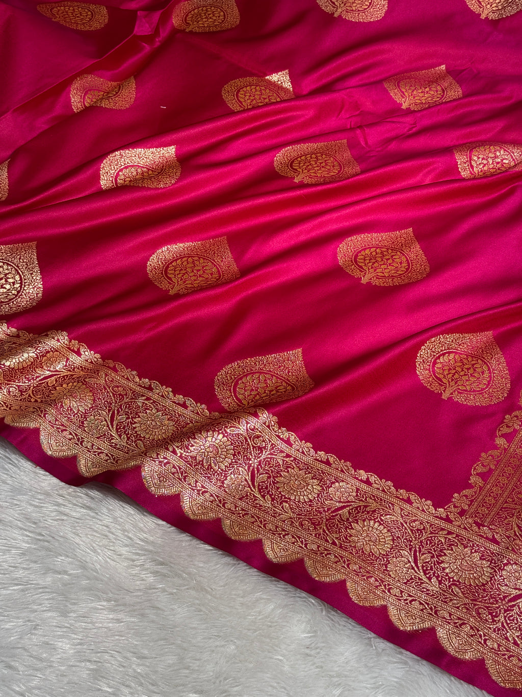 Mashru Silk Banarasi Boota Saree Zari Border Pallu