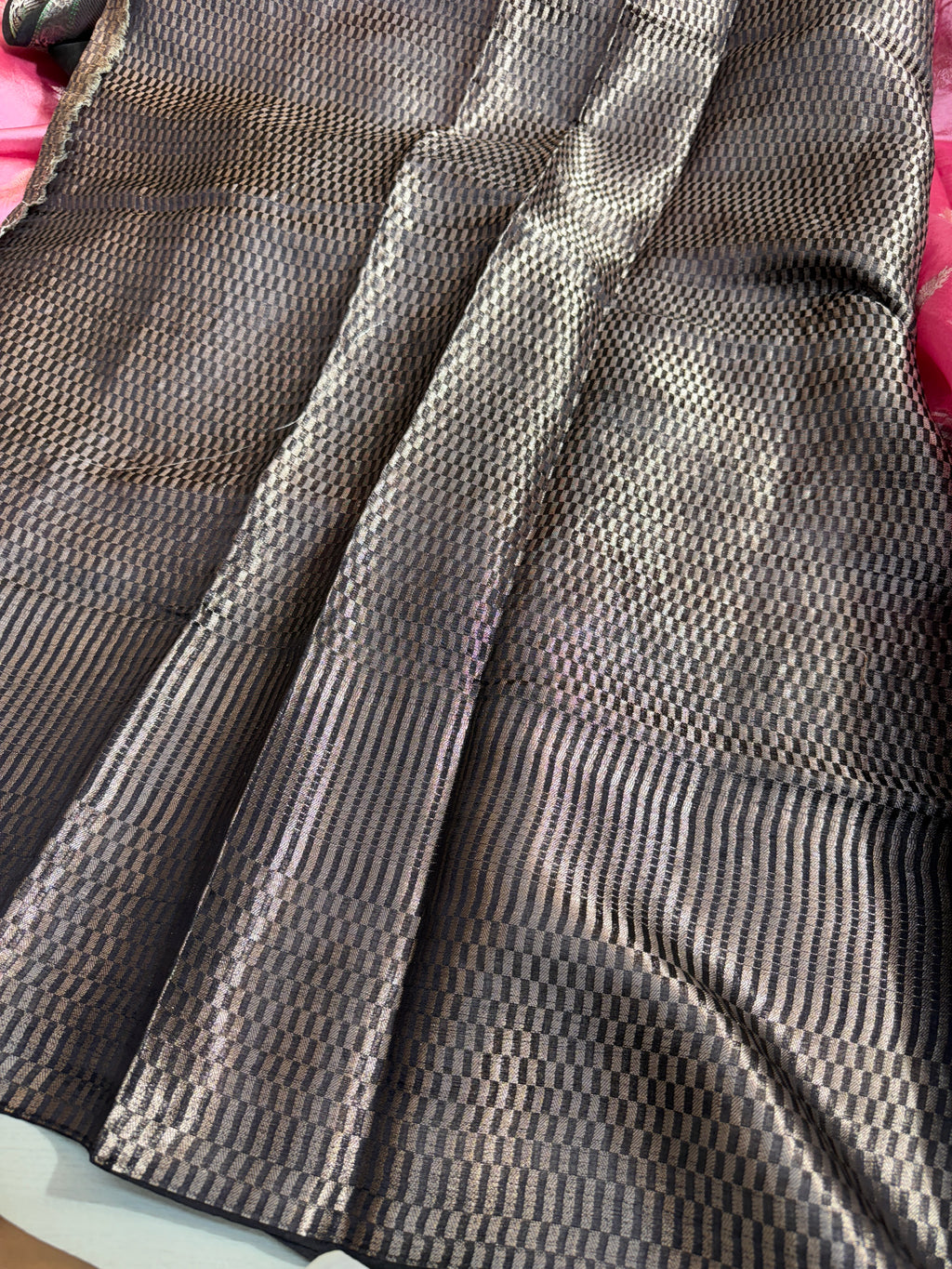 Premium Banarasi Pure Viscose Silk Saree With Contrast Border And Pallu
