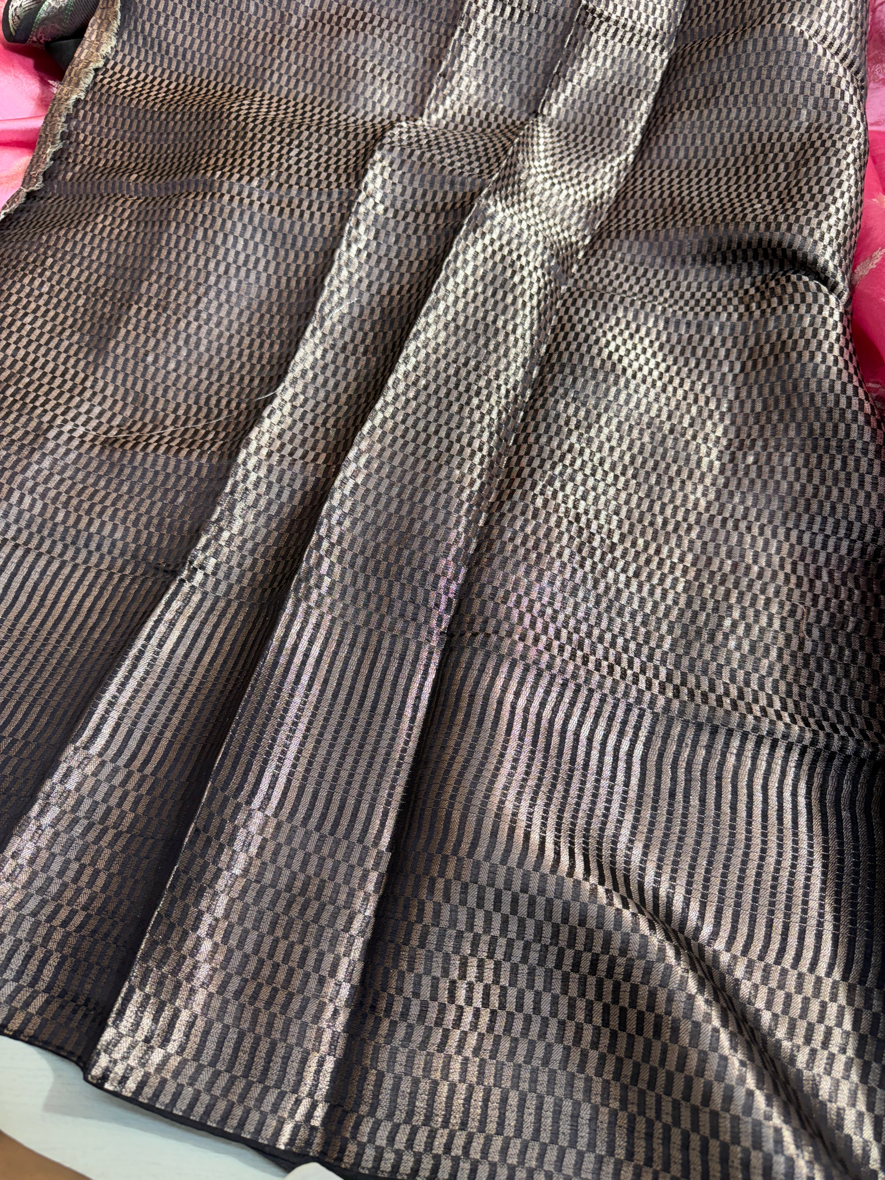 Premium Banarasi Pure Viscose Silk Saree With Contrast Border And Pallu