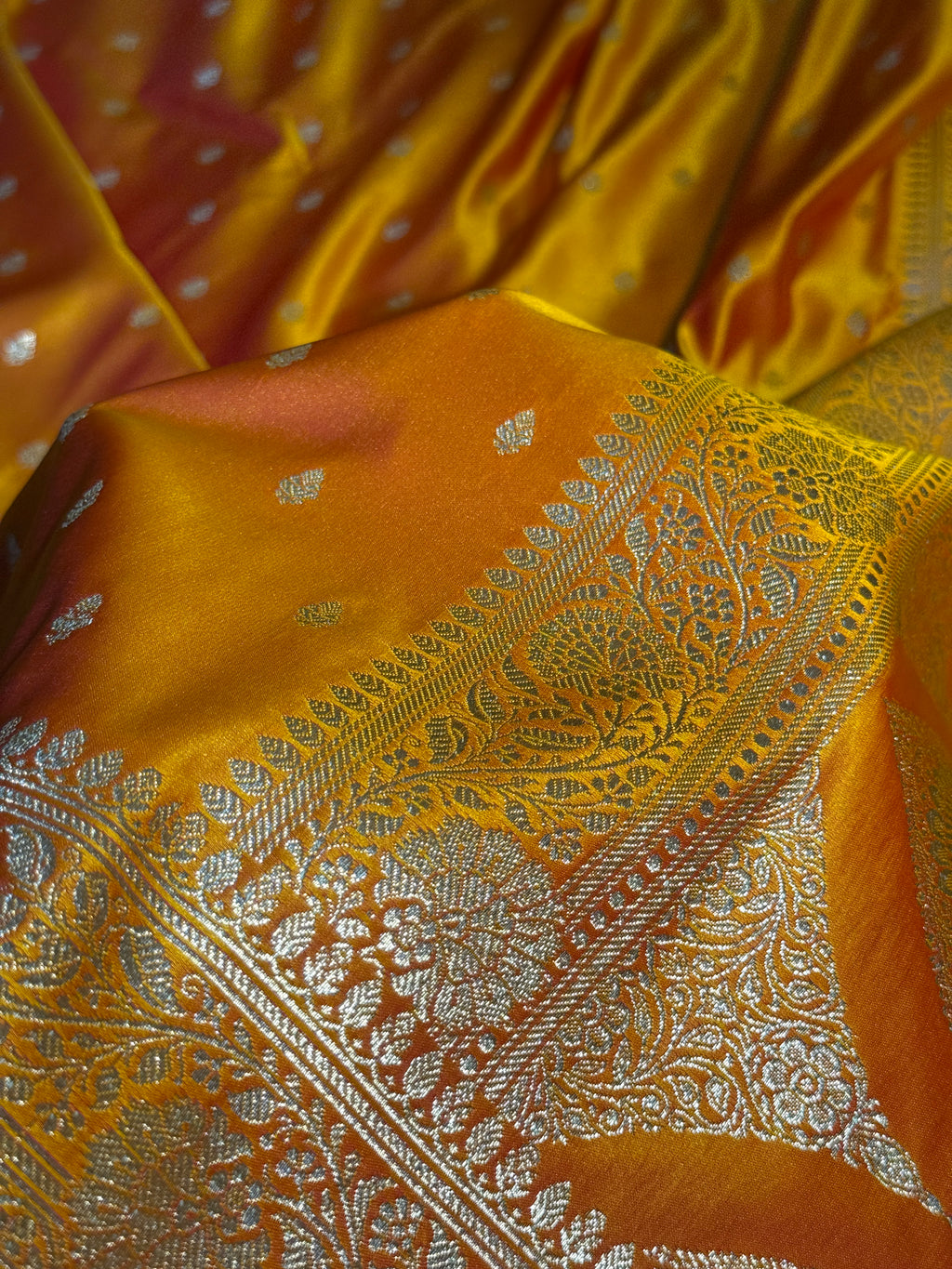 Mashru Silk Banarasi Booti Saree Zari Border Pallu