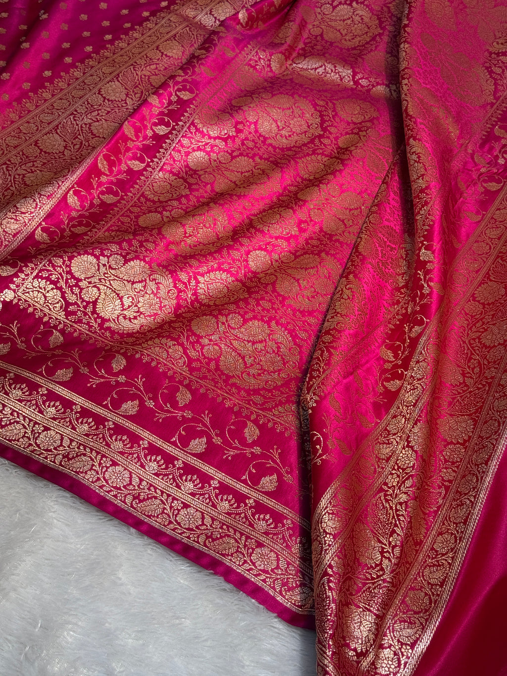 Mashru Silk Banarasi Zari Border Buti Design Saree