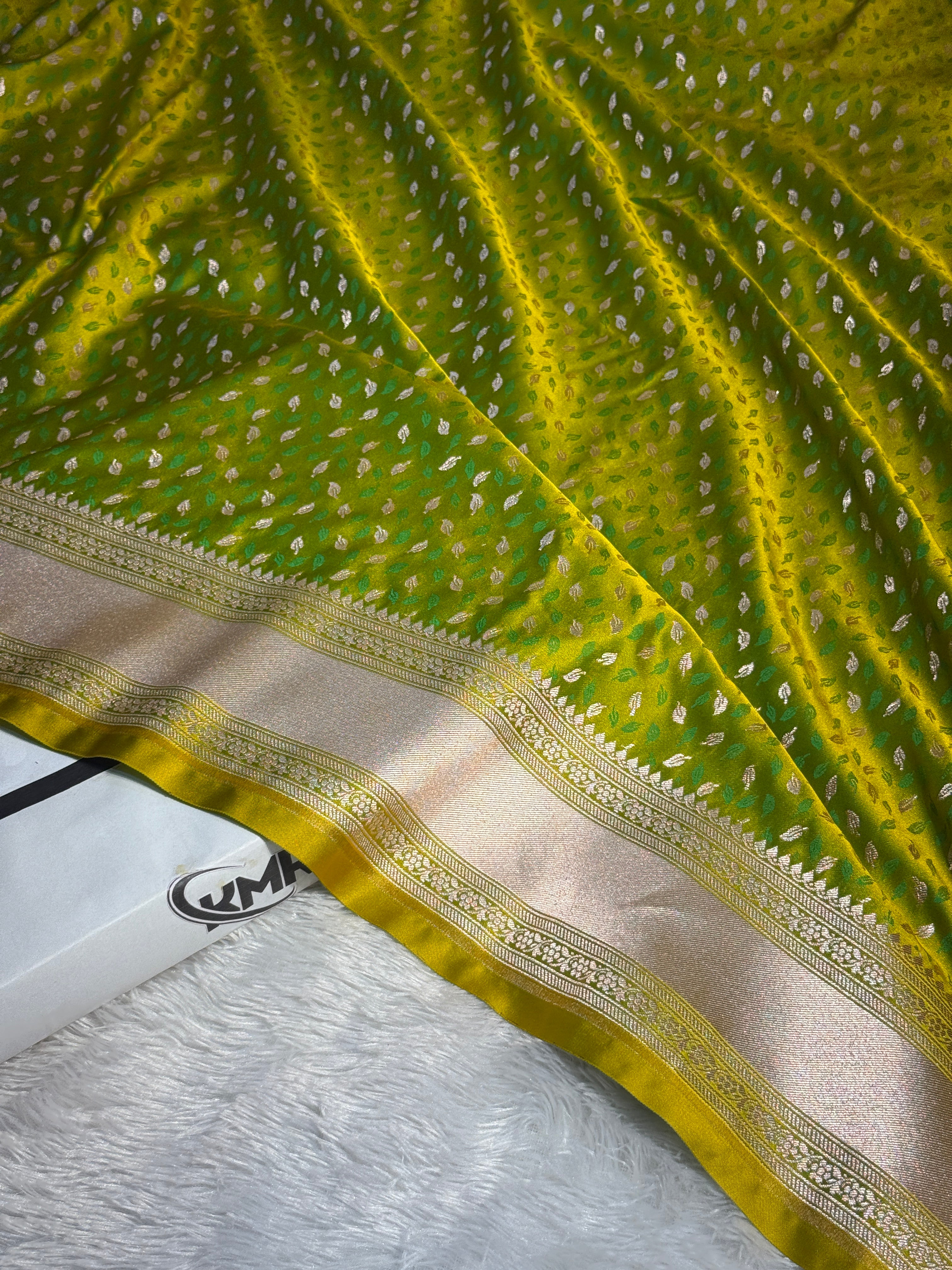 Mashru Silk Banarasi Tanchoi Saree Zari Border Pallu
