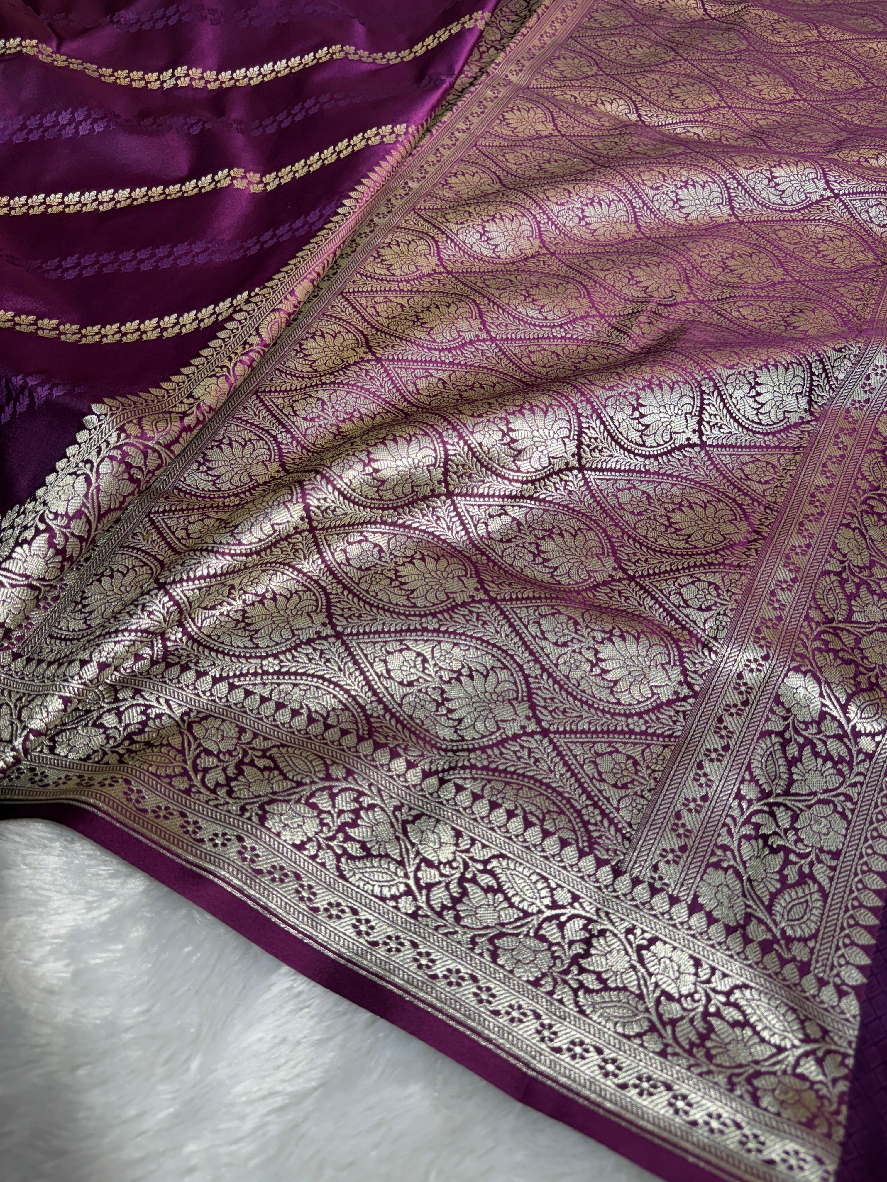 Mashru Silk Banarasi Luxurious Cross Pattern Saree Zari Border And Pallu