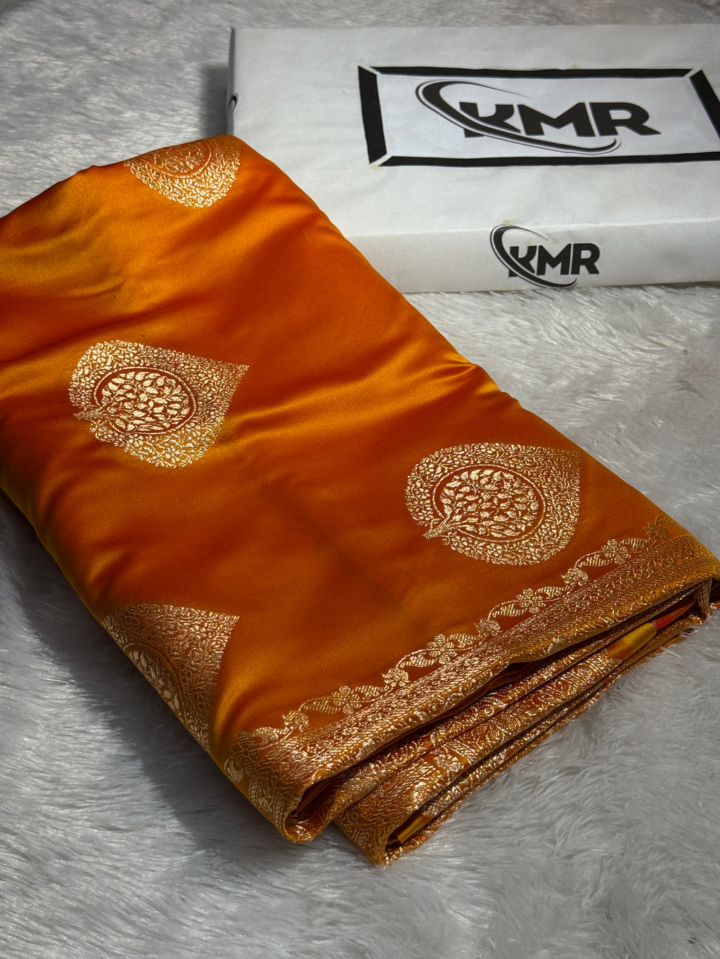 Mashru Silk Banarasi Boota Saree Zari Border Pallu