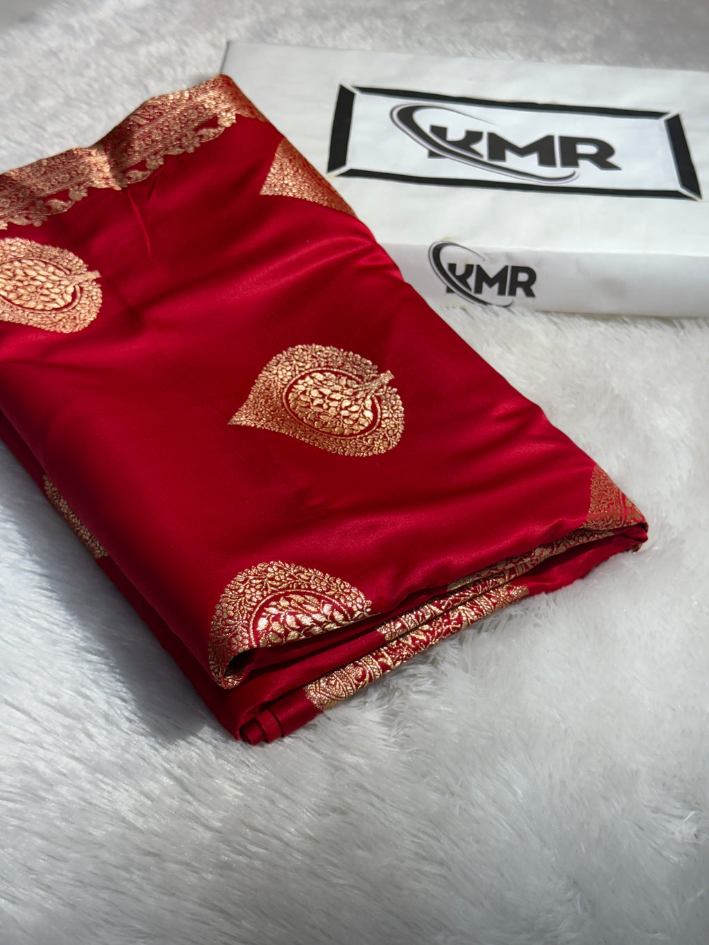 Mashru Silk Banarasi Boota Saree Zari Border Pallu