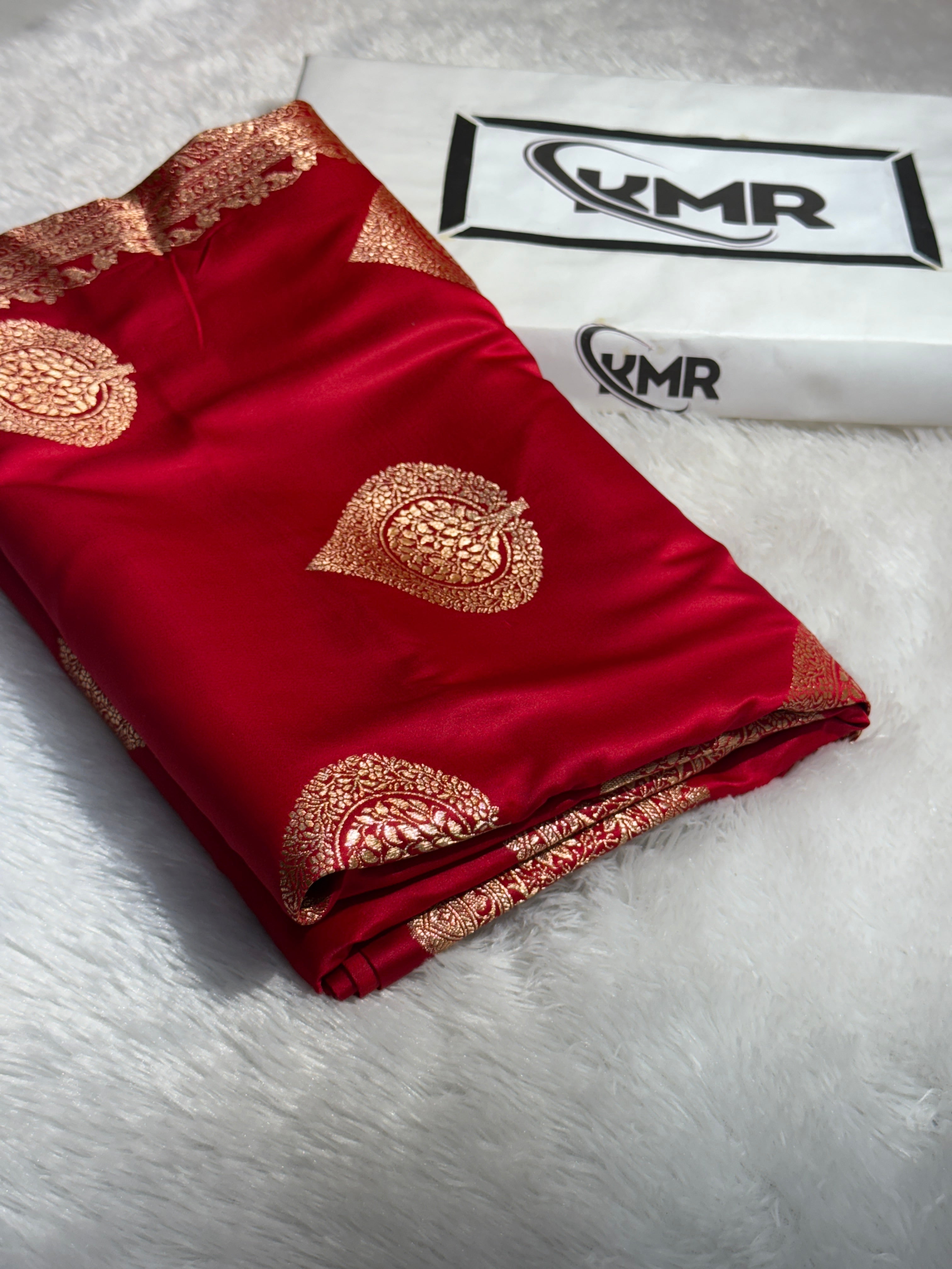 Mashru Silk Banarasi Boota Saree Zari Border Pallu