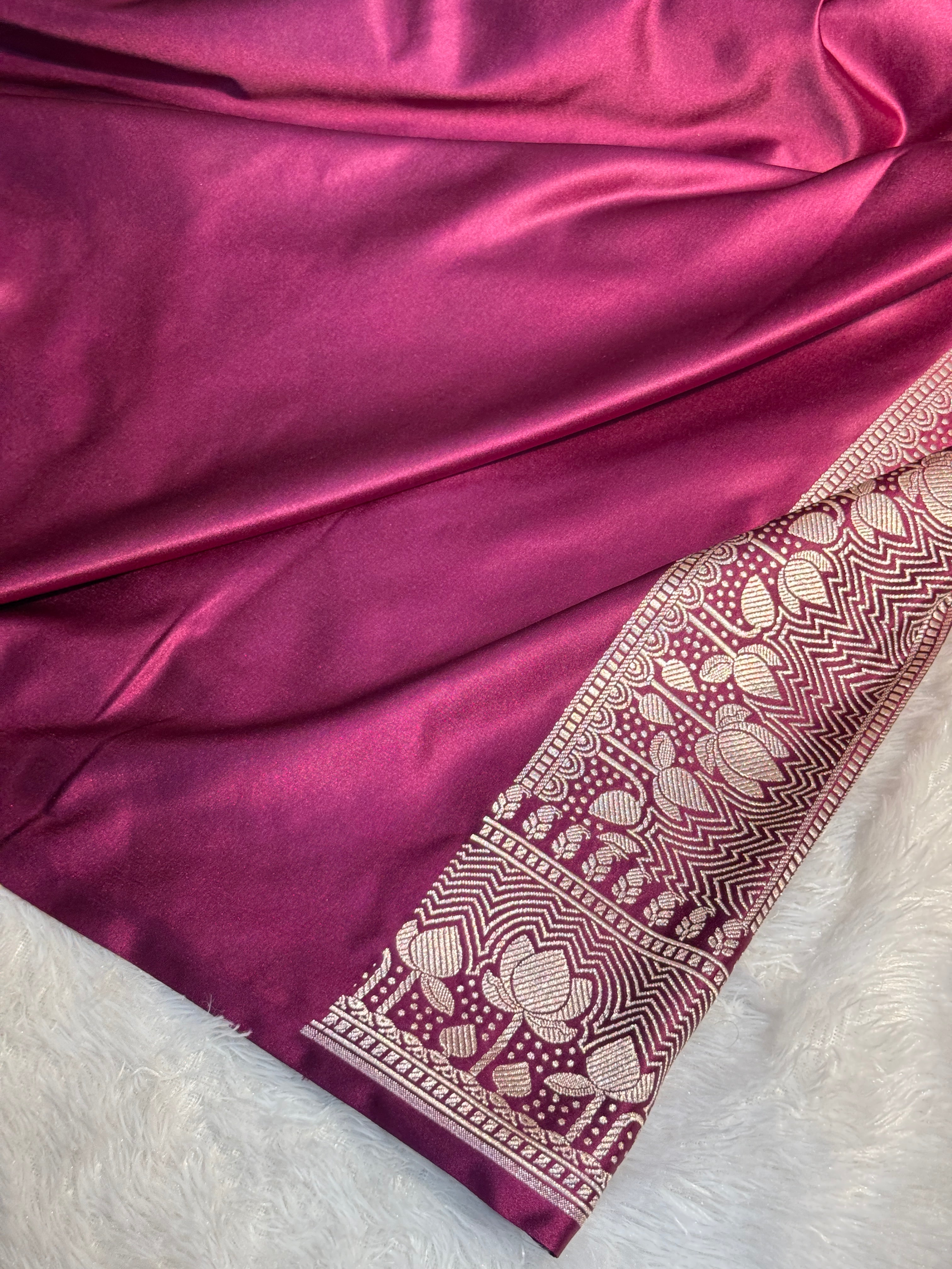 Mashru Silk Banarasi Saree With Contrast Border And Pallu Light Weight