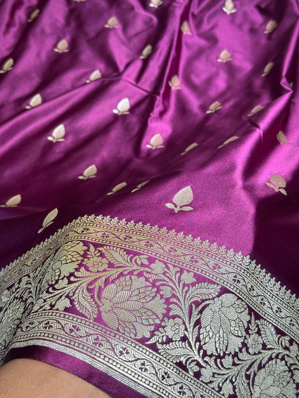 Mashru Katan Silk Banarasi Zari Border Buti Design Saree With Light Weight