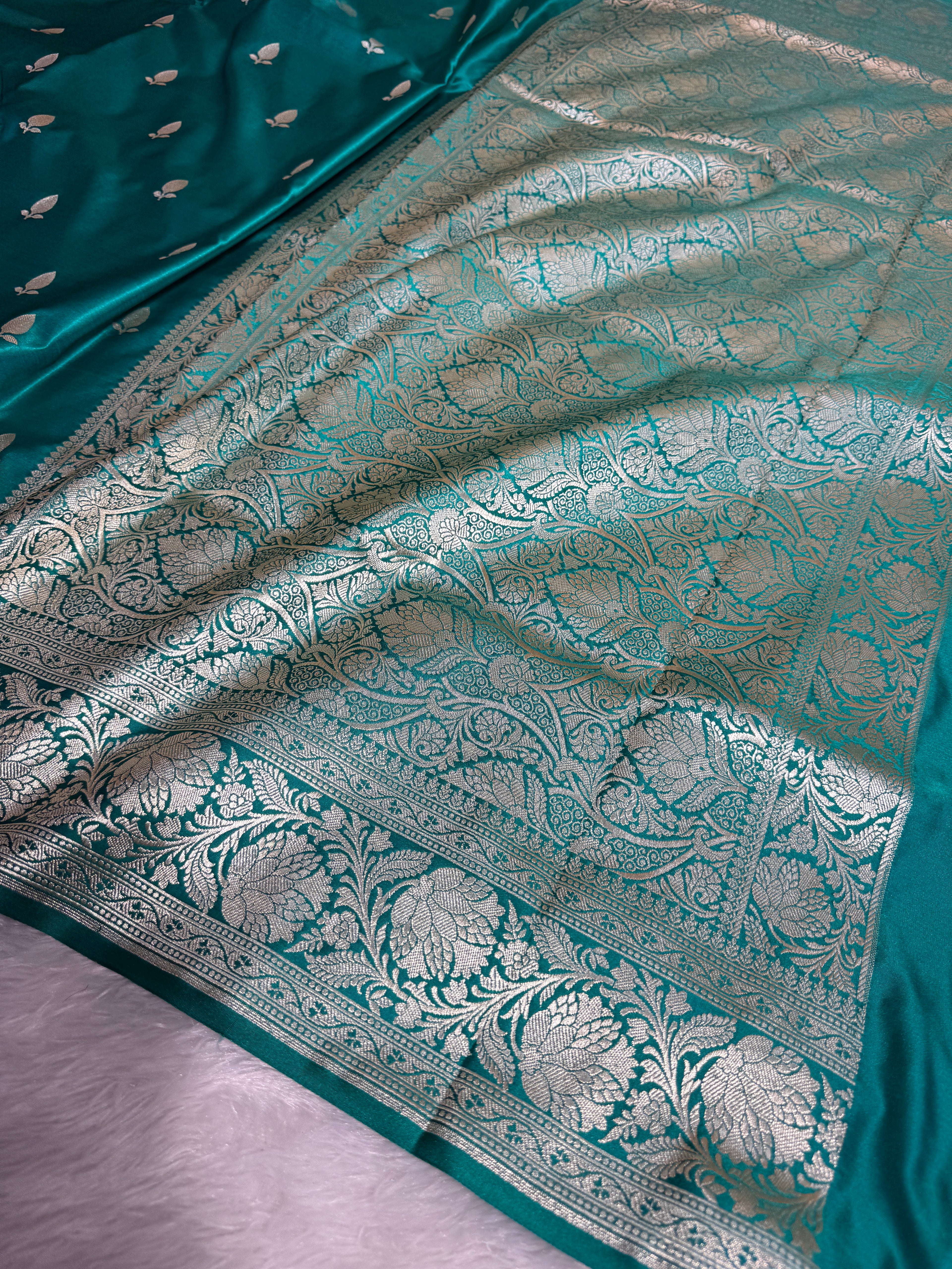 Mashru Katan Silk Banarasi Zari Border Buti Design Saree With Light Weight