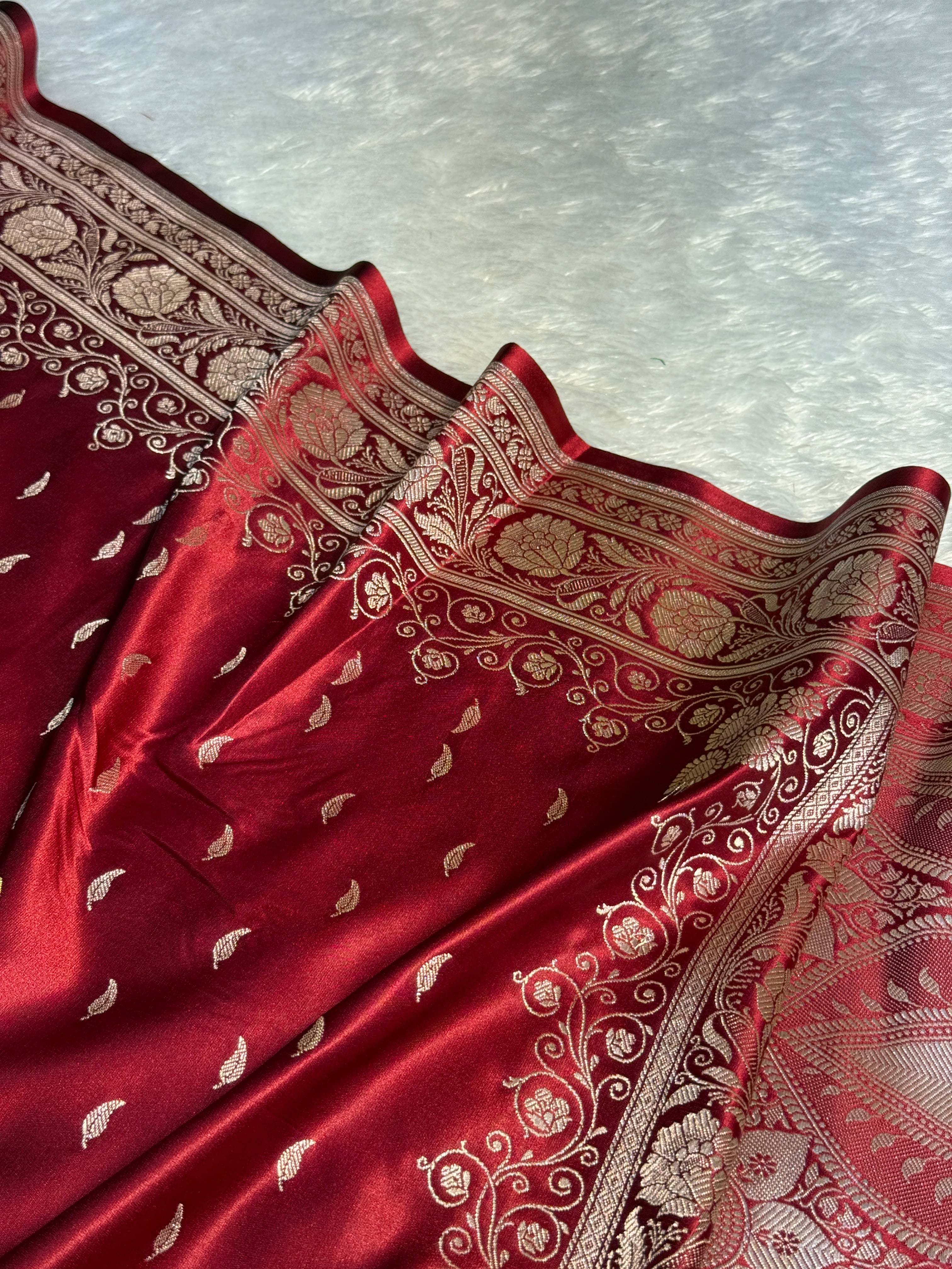 Mashru Silk Banarasi Zari Border Buti Design Saree