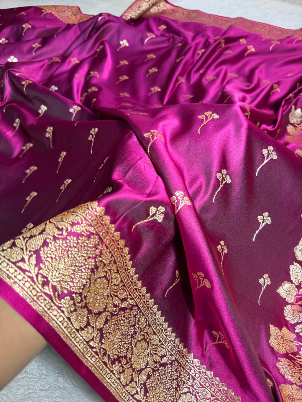 Mashru Silk Banarasi Booti Saree Zari Border Pallu